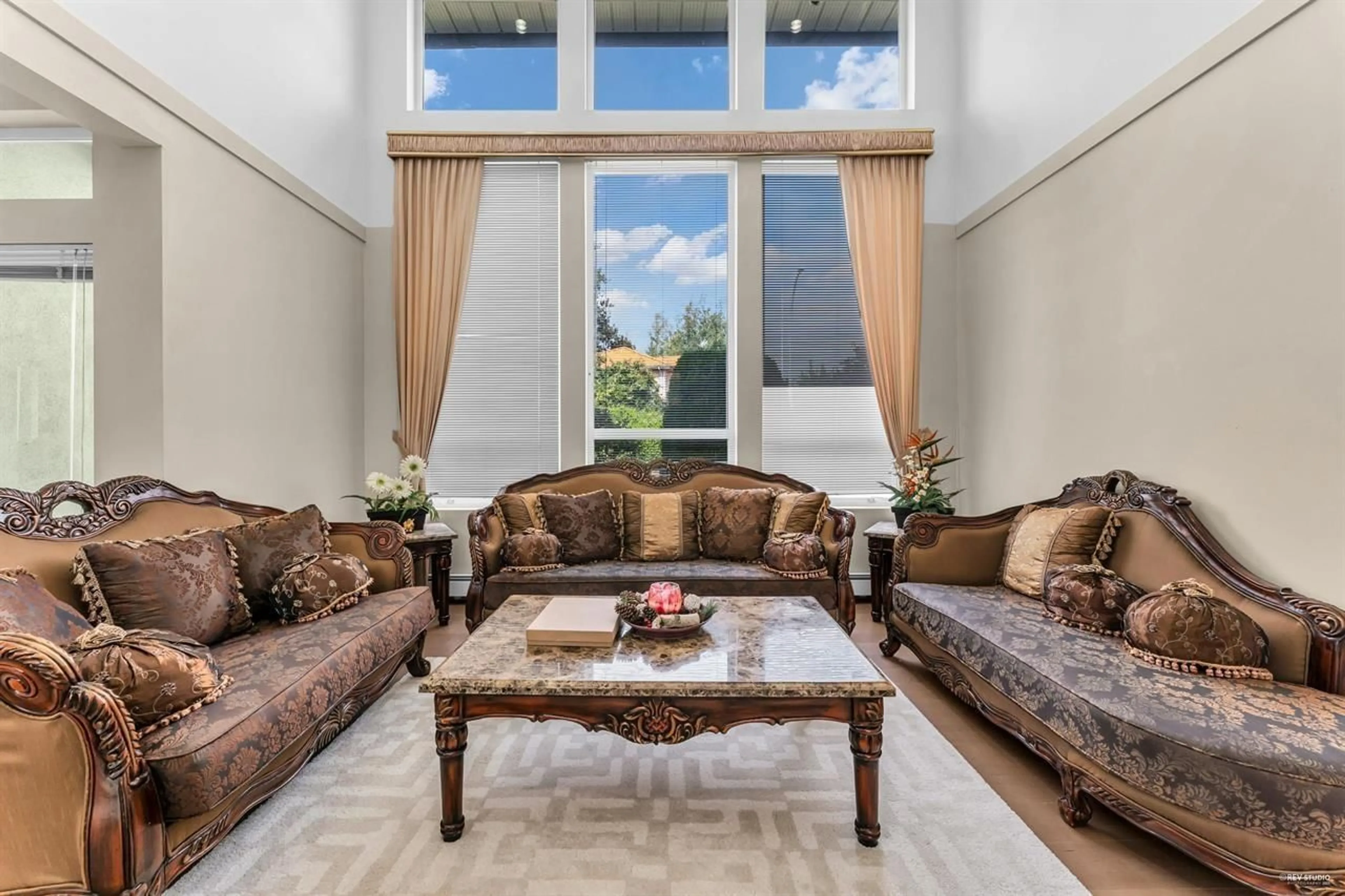 Living room with furniture, unknown for 14260 82A AVENUE, Surrey British Columbia V3W0V6