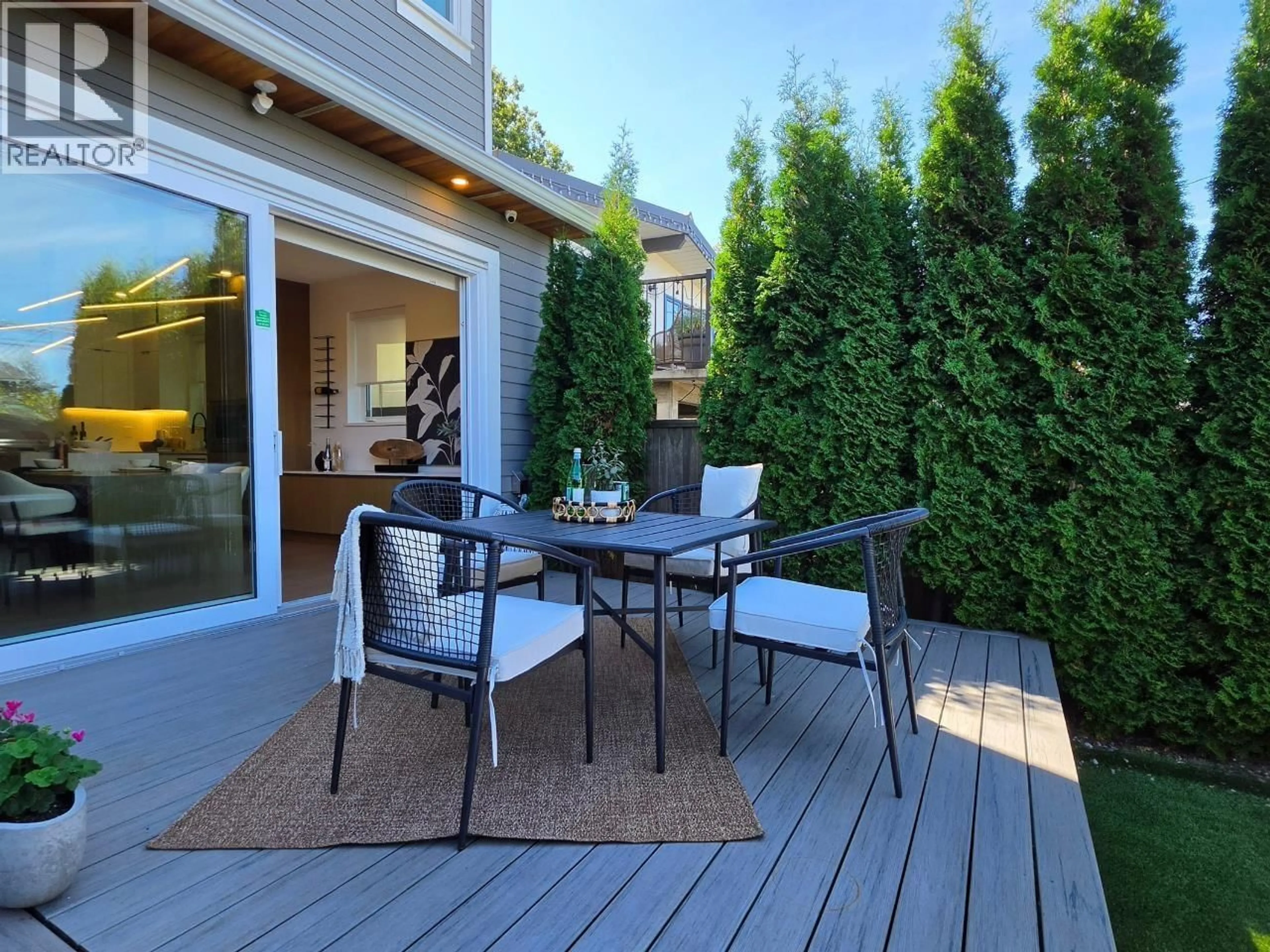 Patio, street for 2137 2ND AVENUE, Vancouver British Columbia V5N1E9