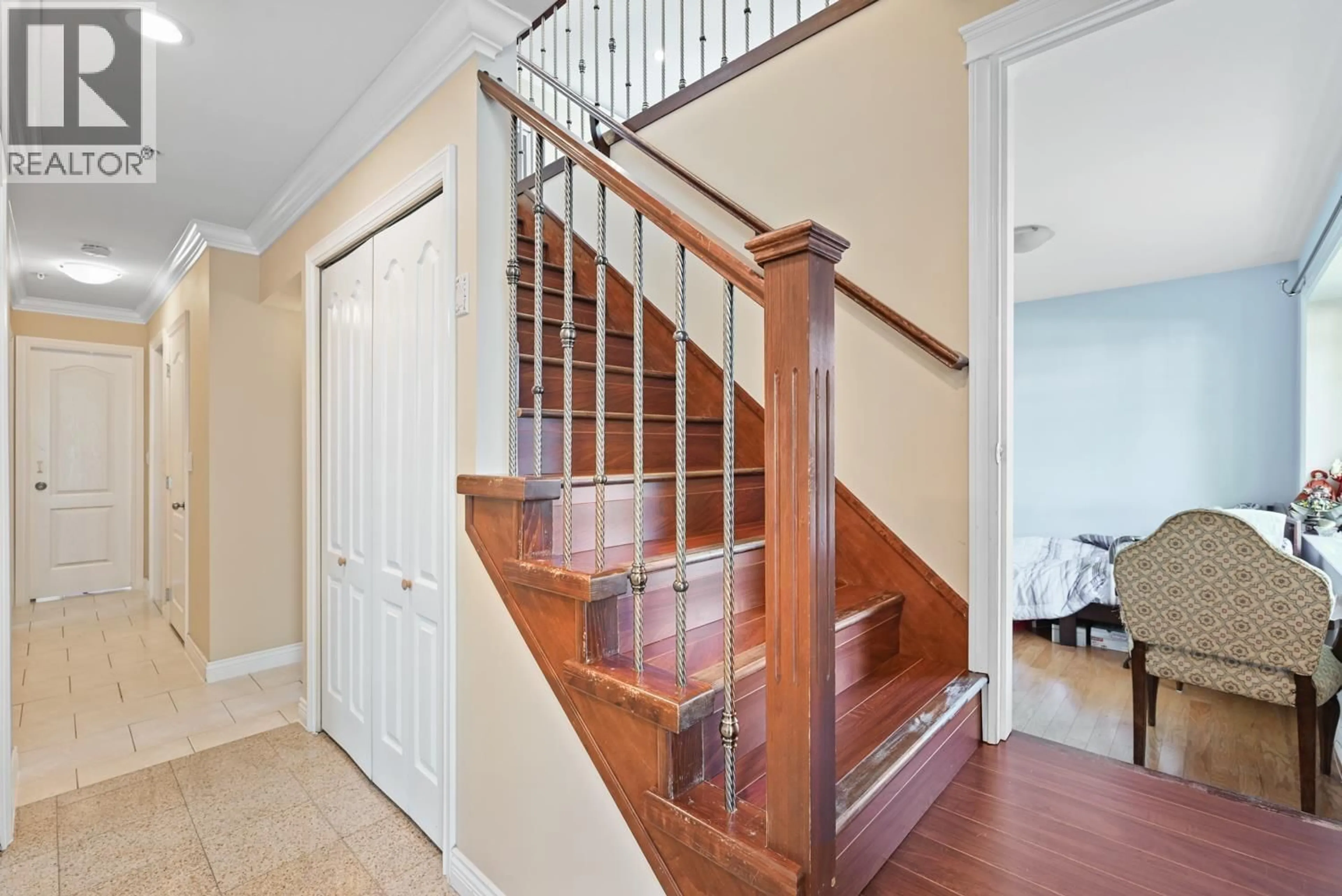 Unknown for 2410 E 19TH AVENUE, Vancouver British Columbia V5M2R9