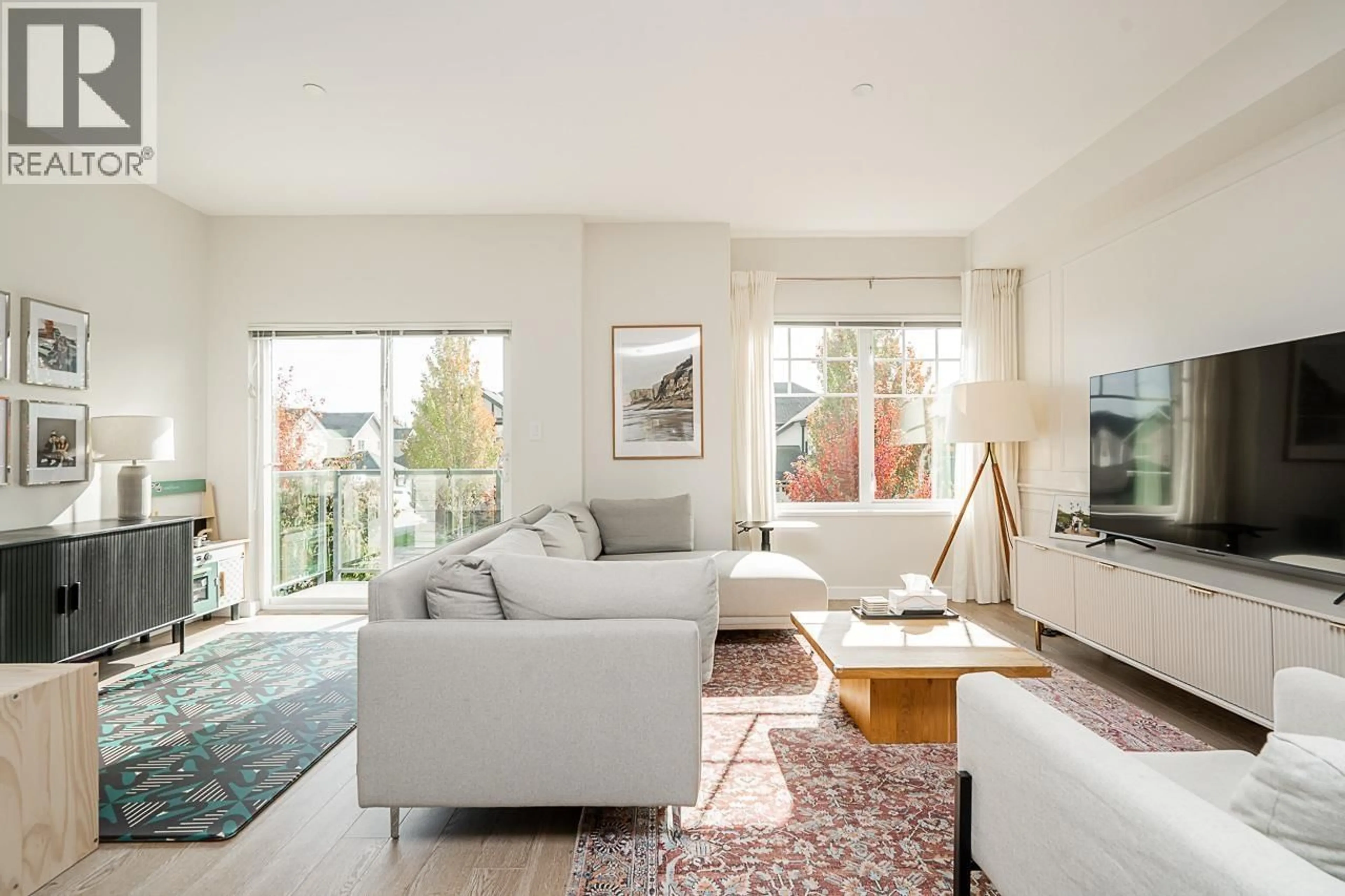 Living room with furniture, unknown for 14 - 19451 SUTTON AVENUE, Pitt Meadows British Columbia V3Y0G6