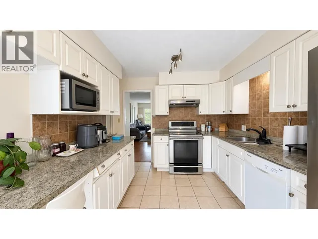5734 49B AVENUE, Delta 5