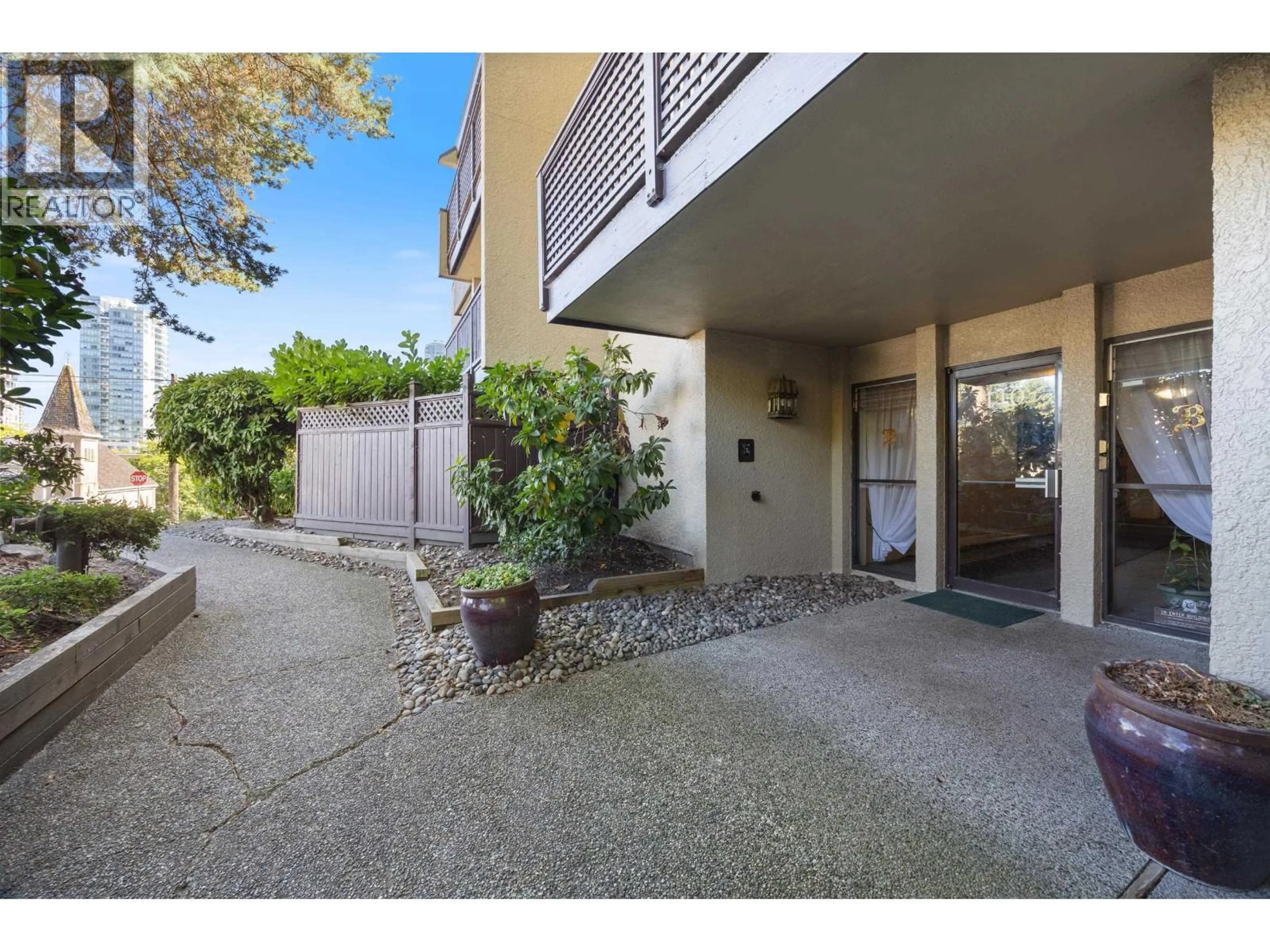 Patio, street for 306 - 110 SEVENTH STREET, New Westminster British Columbia V3M5W5