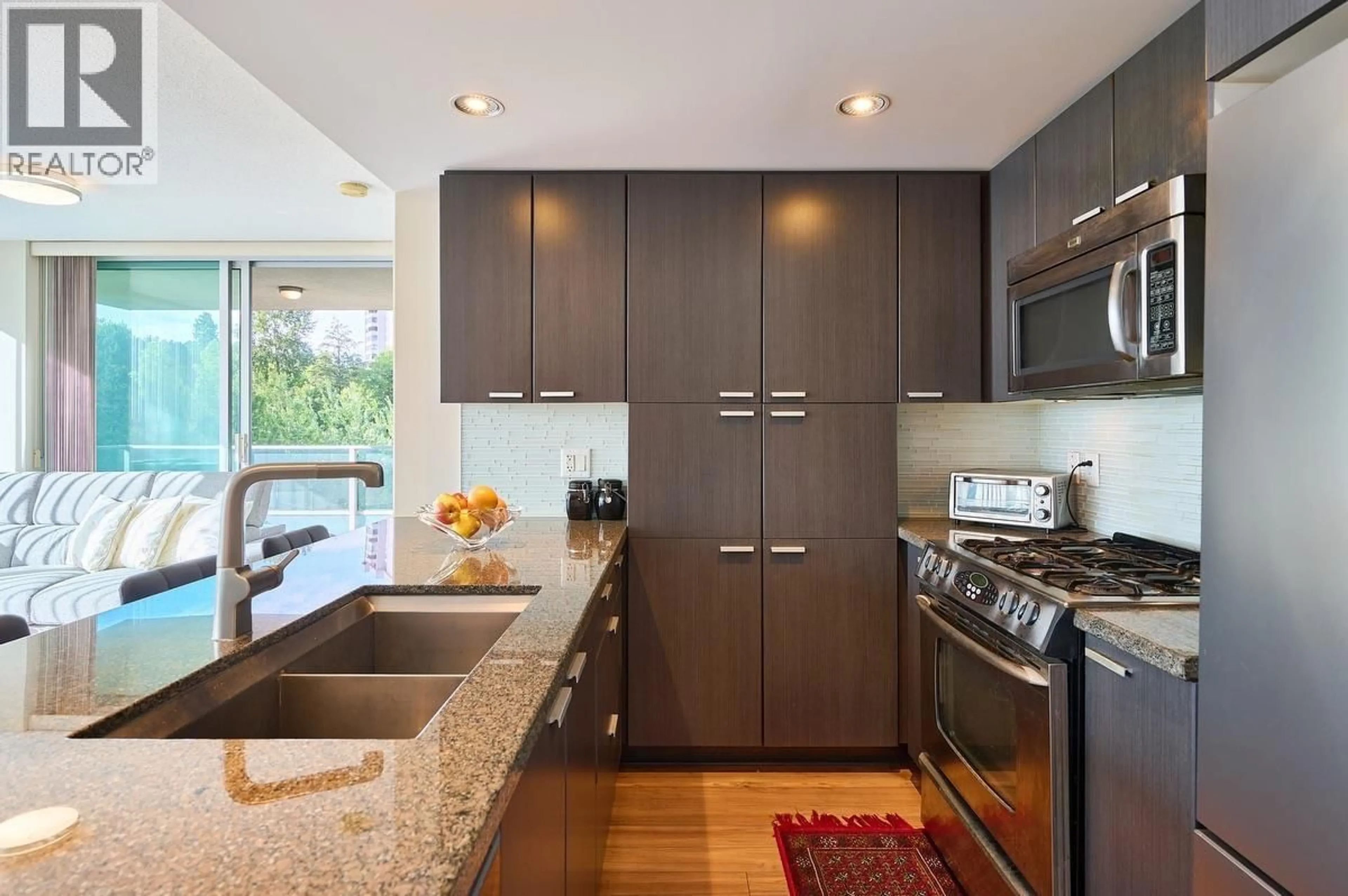 Contemporary kitchen, unknown for 805 - 2232 DOUGLAS ROAD, Burnaby British Columbia V5C0G9
