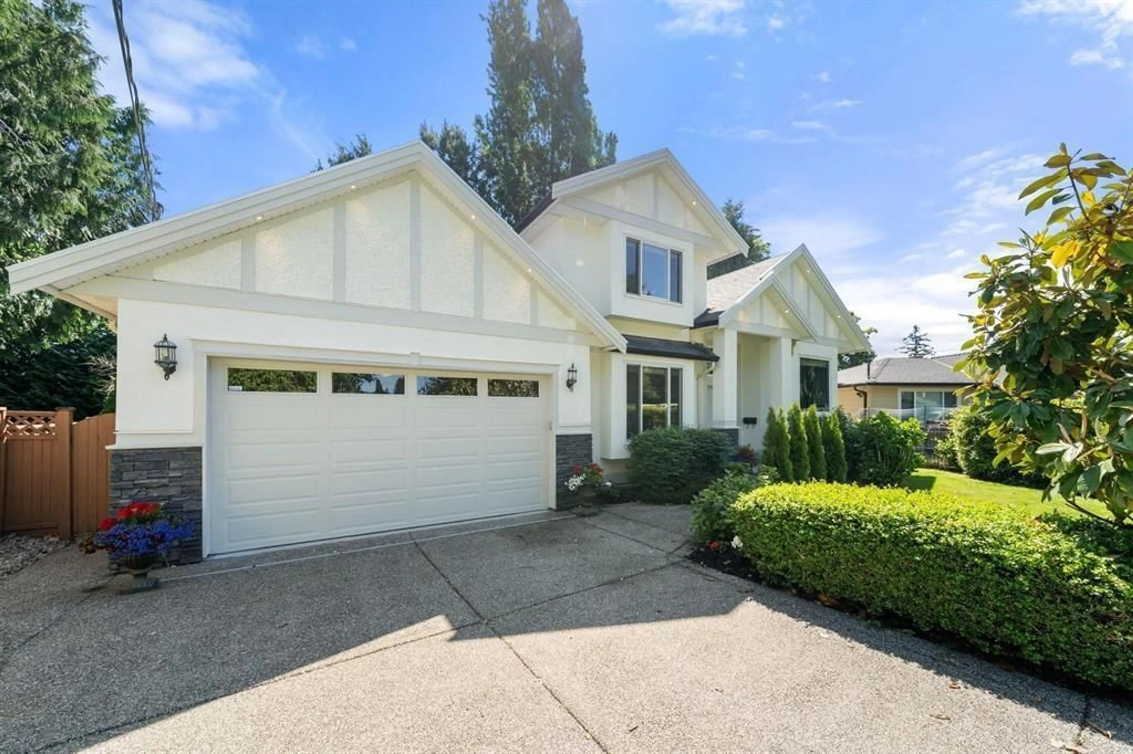 Home with vinyl exterior material, street for 1328 STEVENS STREET, White Rock British Columbia V4B4Y1