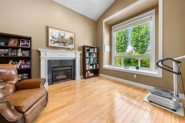 1328 STEVENS STREET, White Rock 5