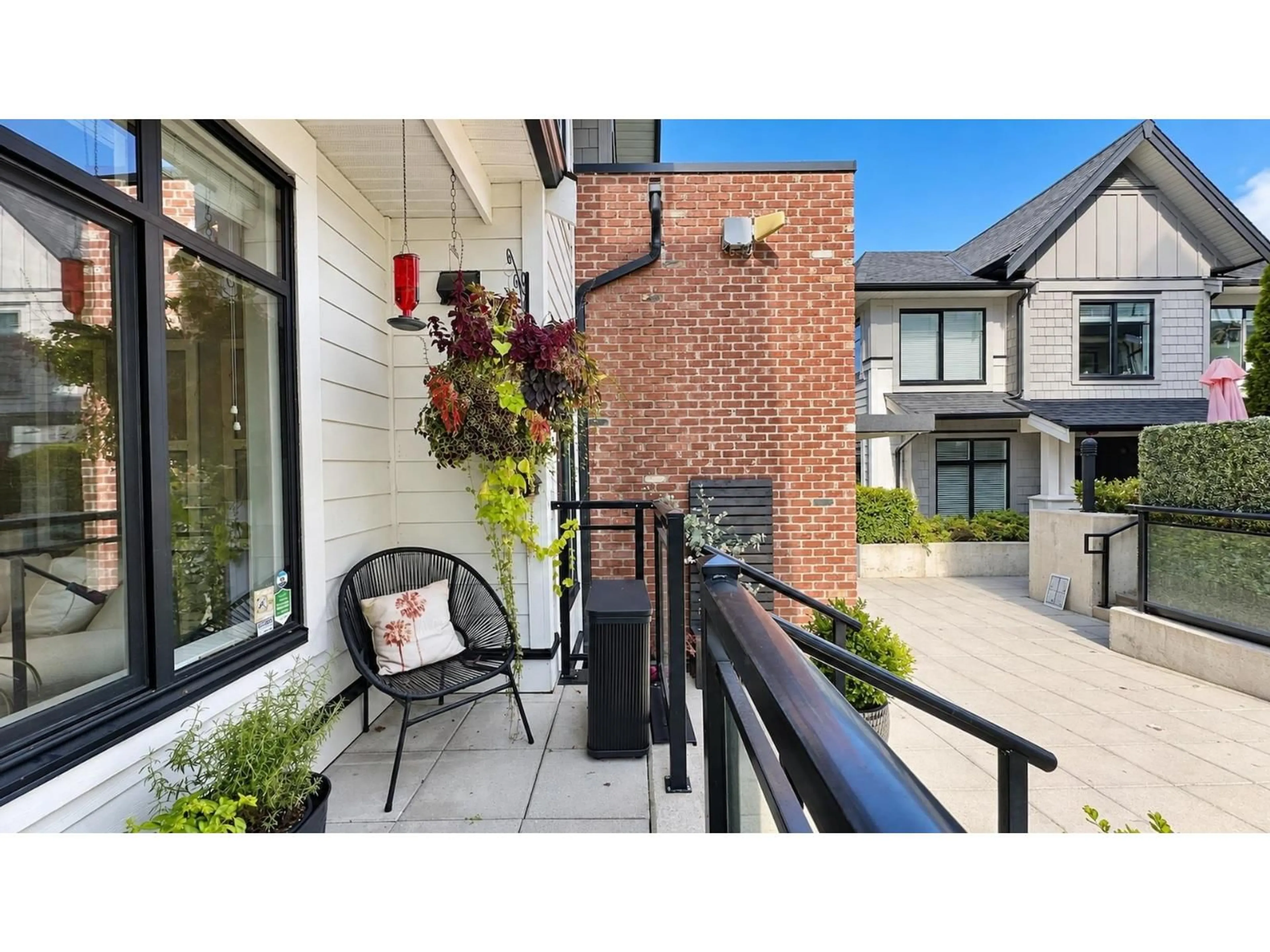 Patio, street for 203 - 16528 24A AVENUE, Surrey British Columbia V3Z0P4