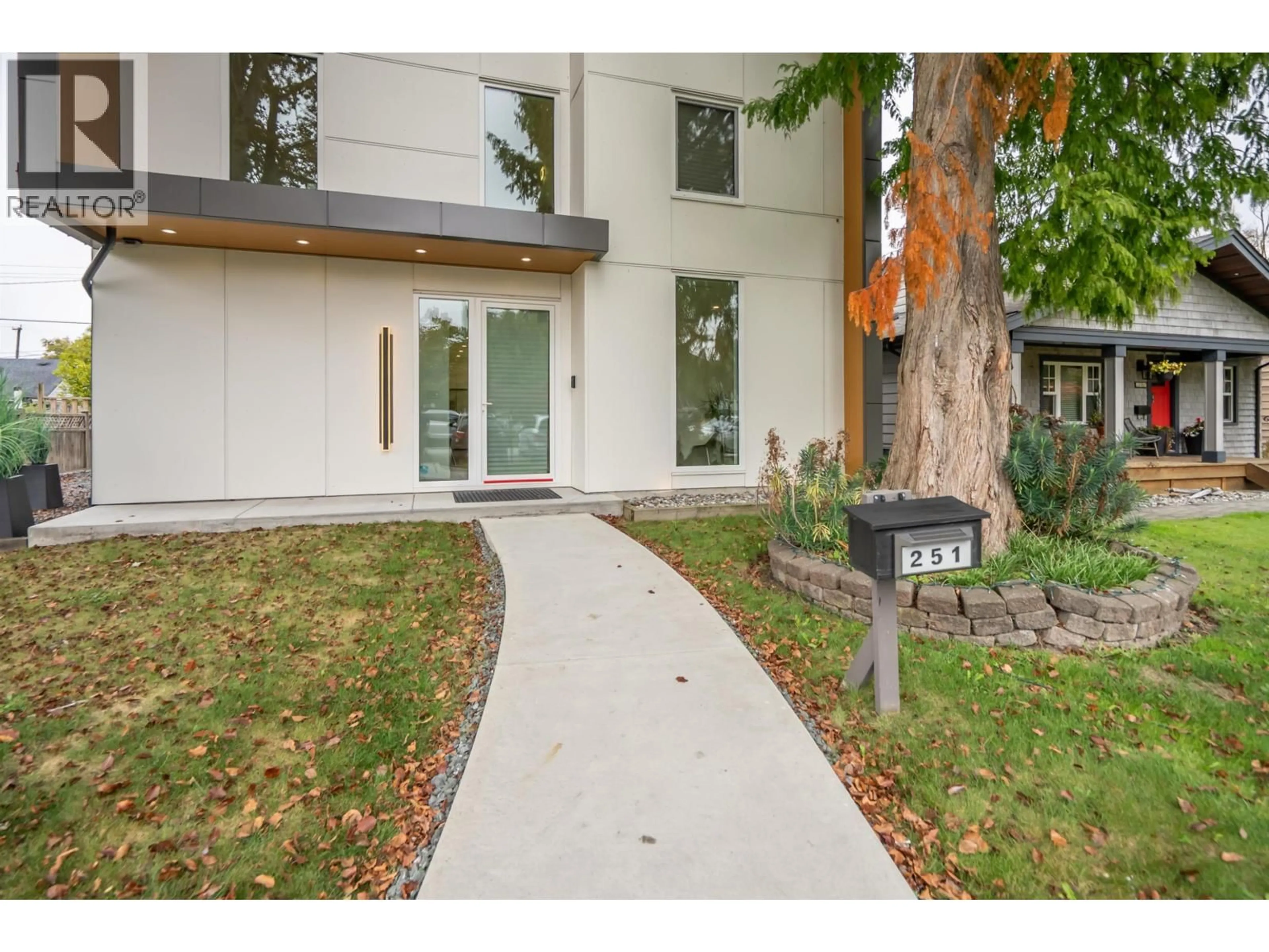 Unknown for 251 DOUGLAS CRESCENT, Richmond British Columbia V7B1E4