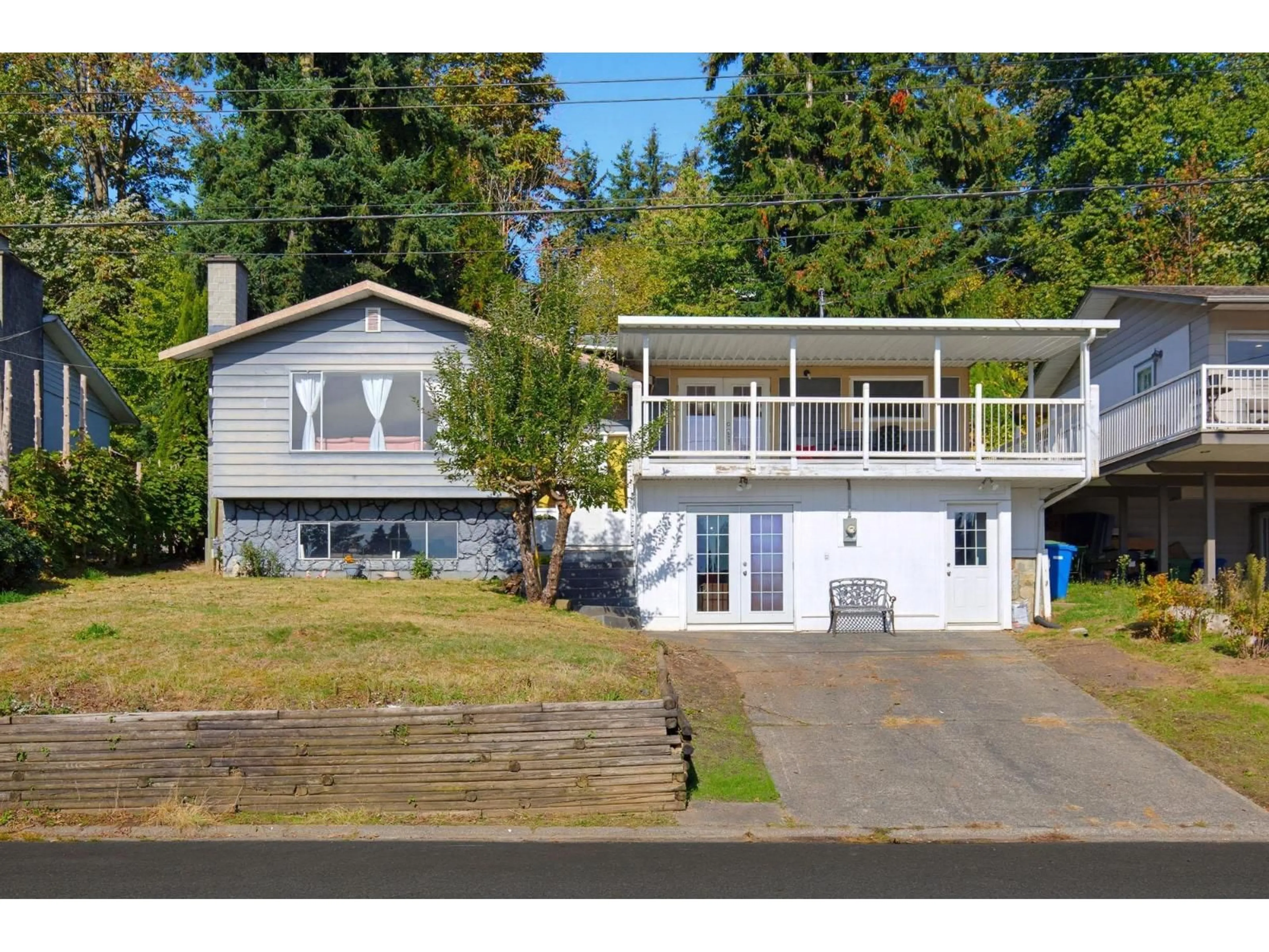 Home with vinyl exterior material, street for 35103 SPENCER STREET, Abbotsford British Columbia V3G2E3