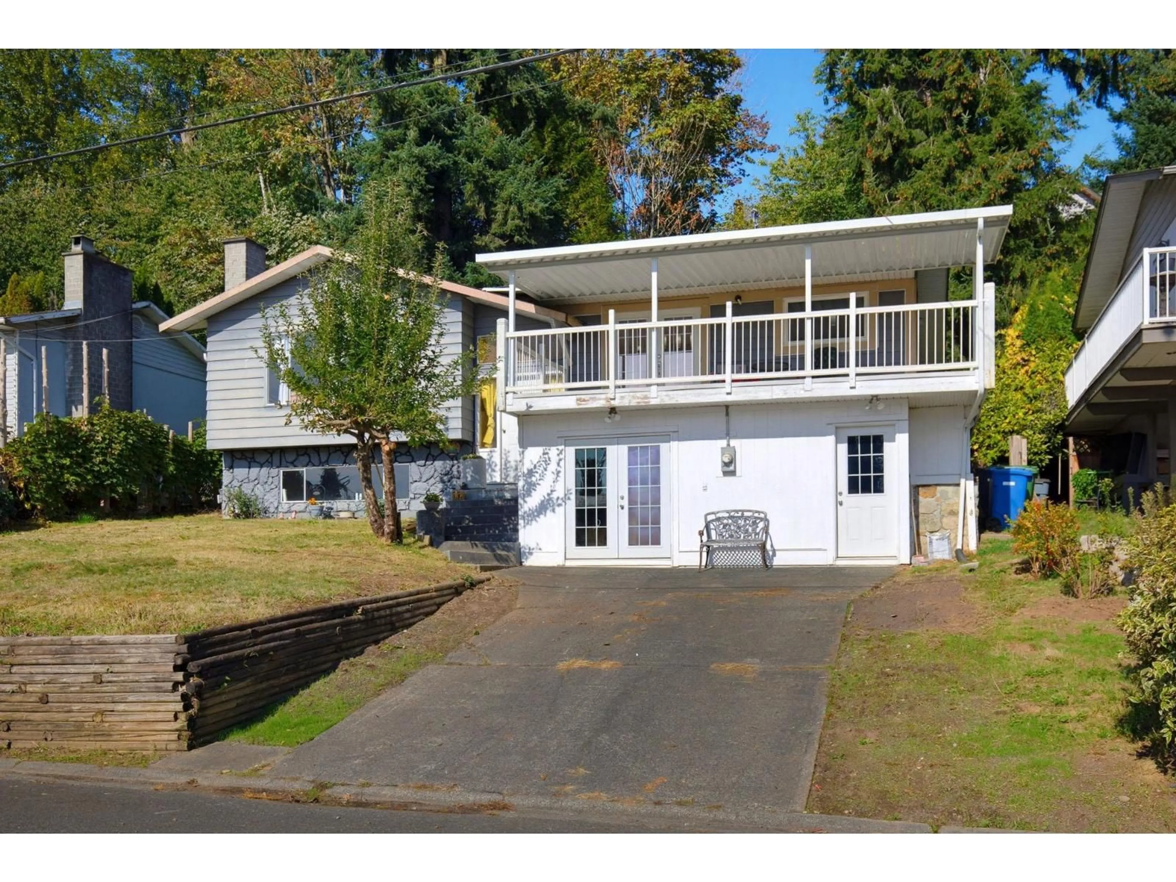 Home with vinyl exterior material, street for 35103 SPENCER STREET, Abbotsford British Columbia V3G2E3