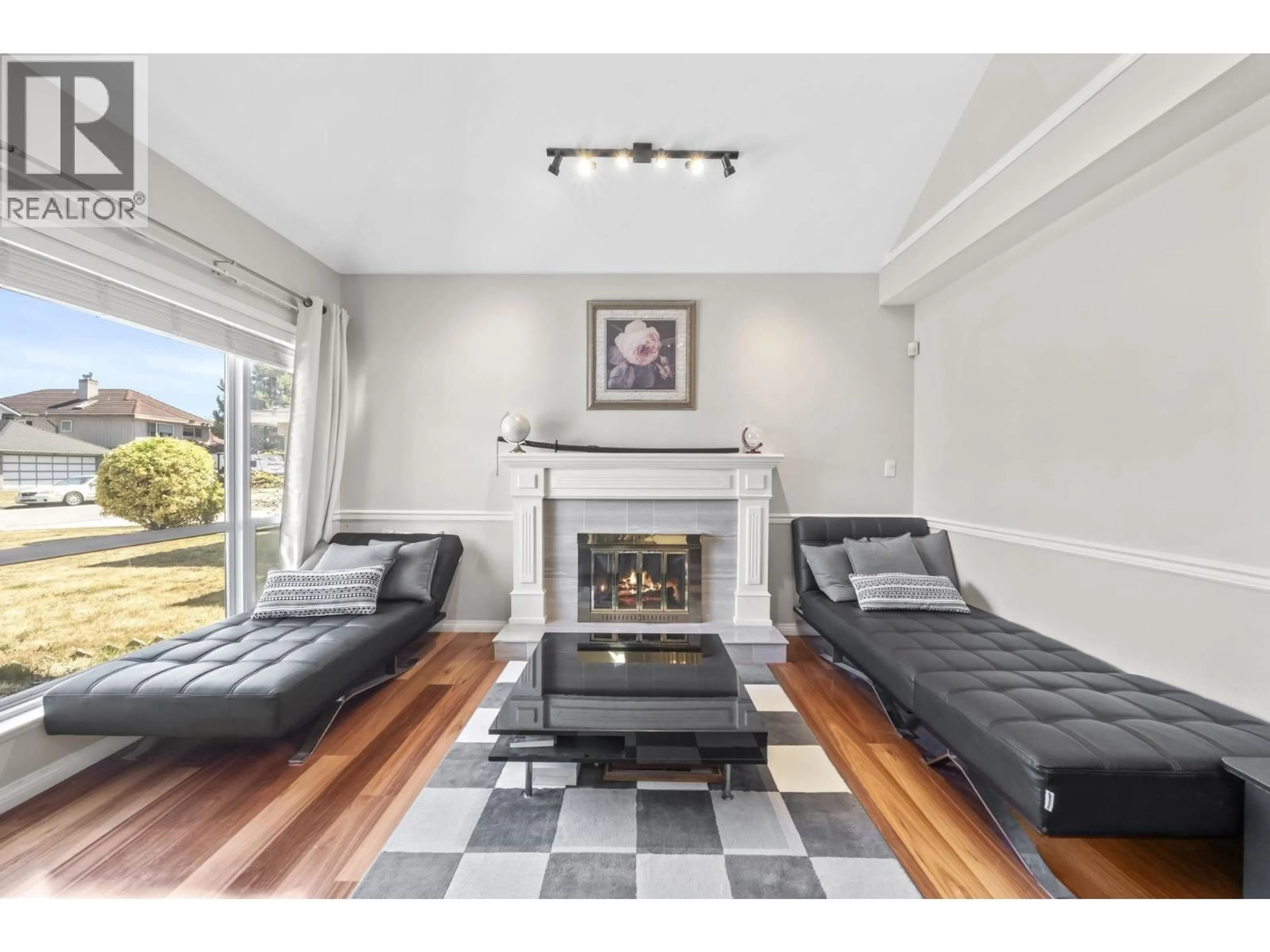 Living room with furniture, unknown for 3628 MCKAY DRIVE, Richmond British Columbia V6X3R7