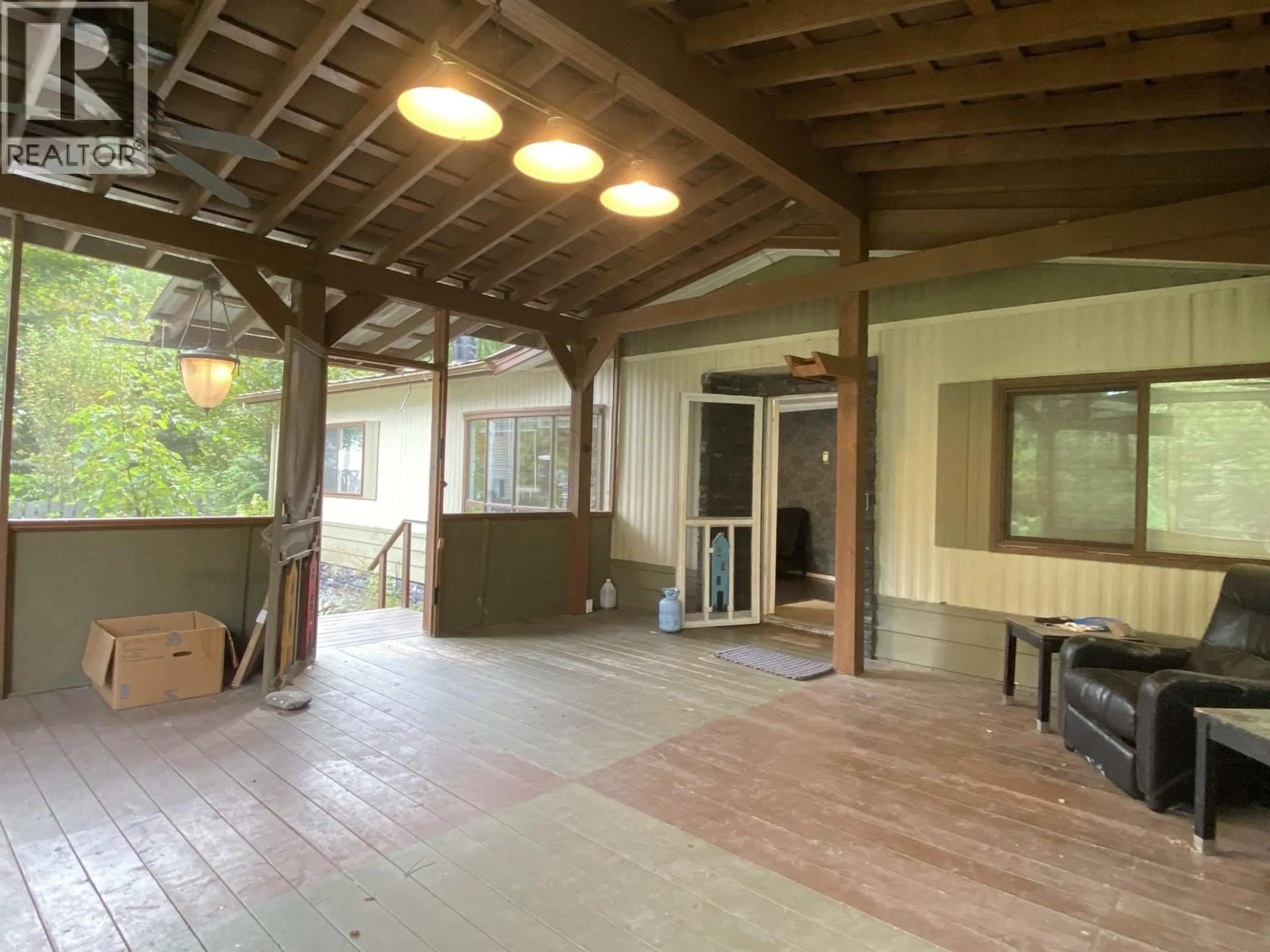 Indoor foyer for 3927 CRESCENTVIEW AVENUE, Terrace British Columbia V8G3V9