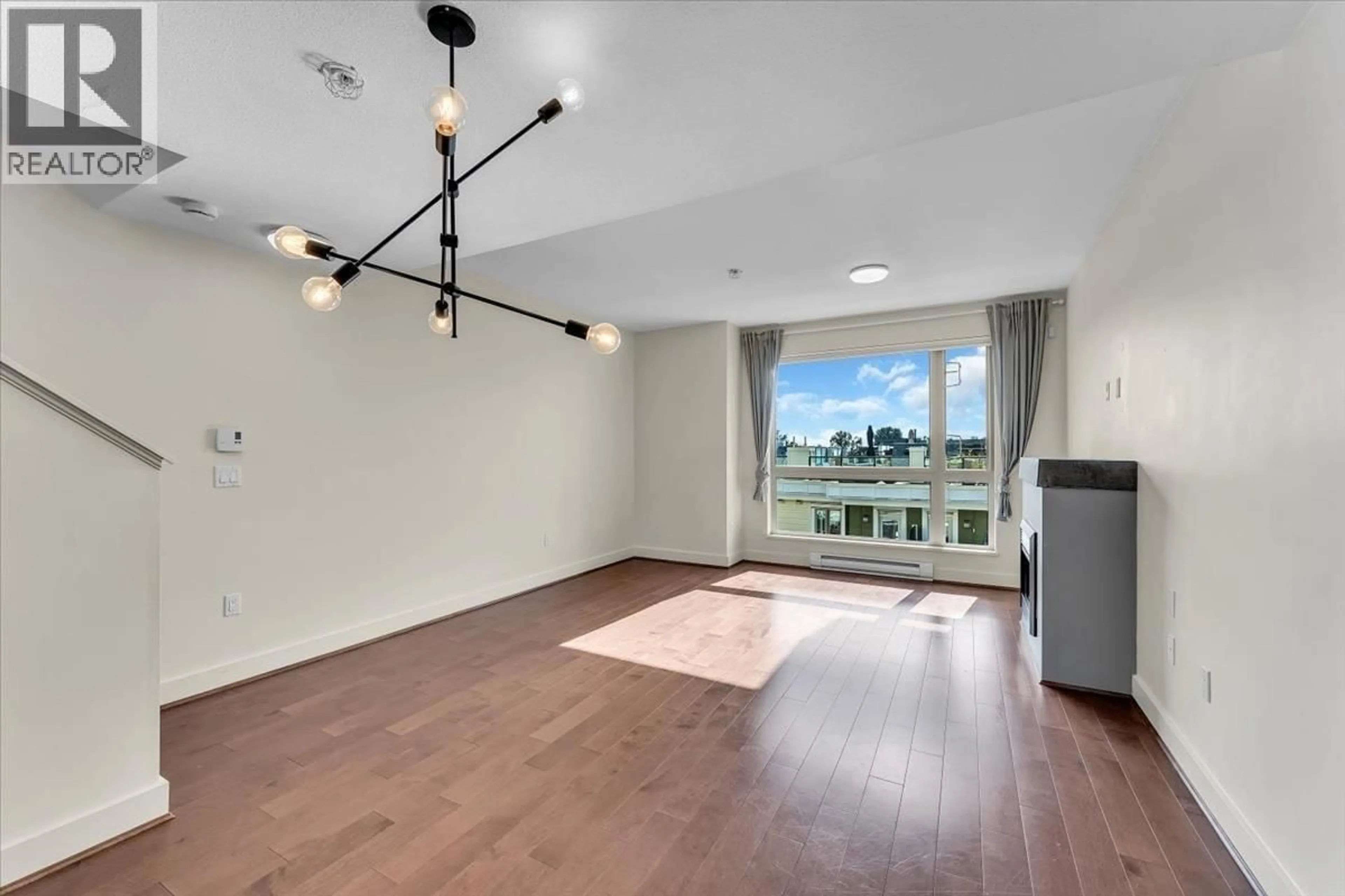 A pic of a room for 64 - 728 14TH STREET, North Vancouver British Columbia V7M0A8