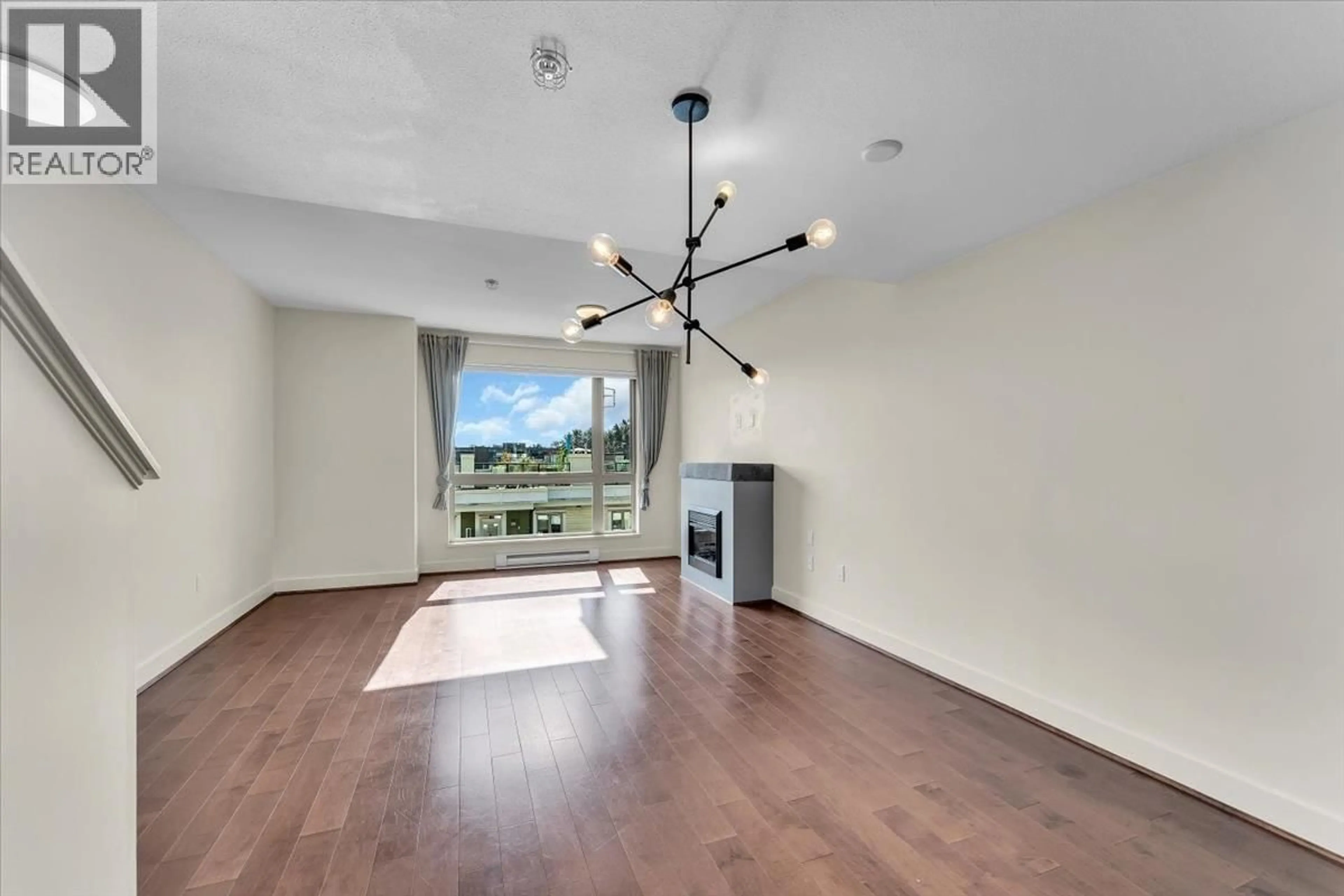 A pic of a room for 64 - 728 14TH STREET, North Vancouver British Columbia V7M0A8