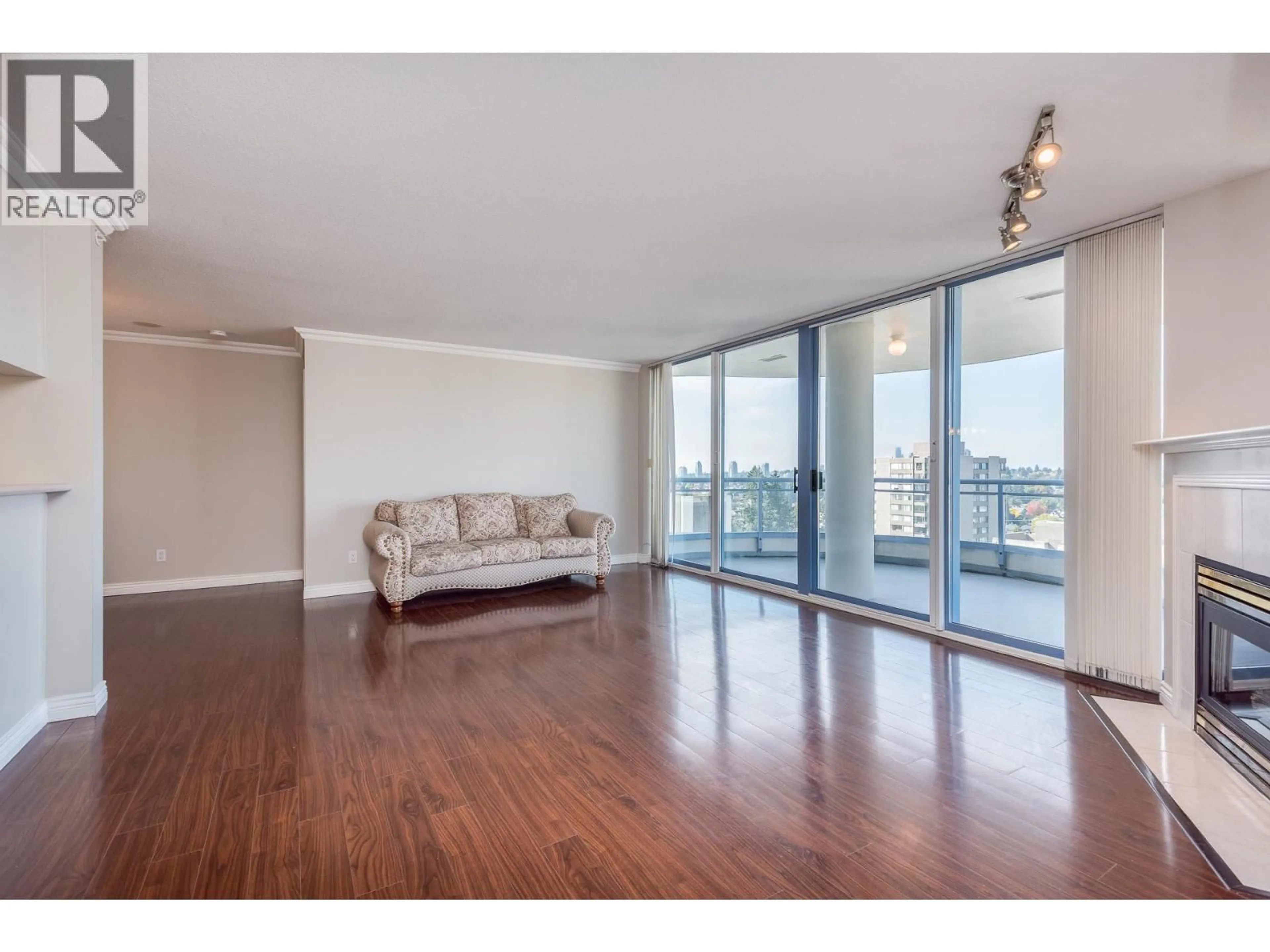 Living room with furniture, wood/laminate floor for 1701 - 739 PRINCESS STREET, New Westminster British Columbia V3M6V6
