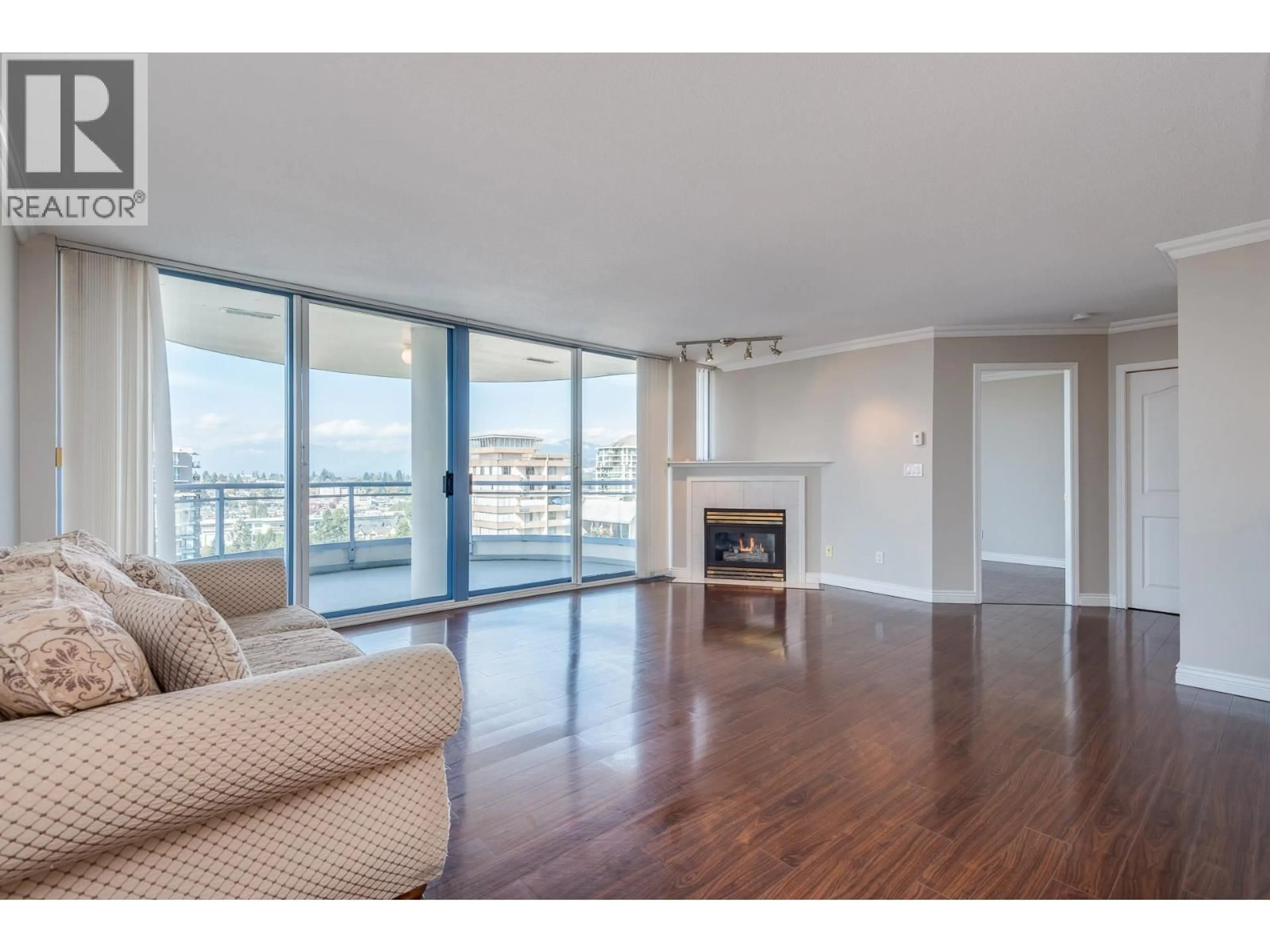 Living room with furniture, wood/laminate floor for 1701 - 739 PRINCESS STREET, New Westminster British Columbia V3M6V6