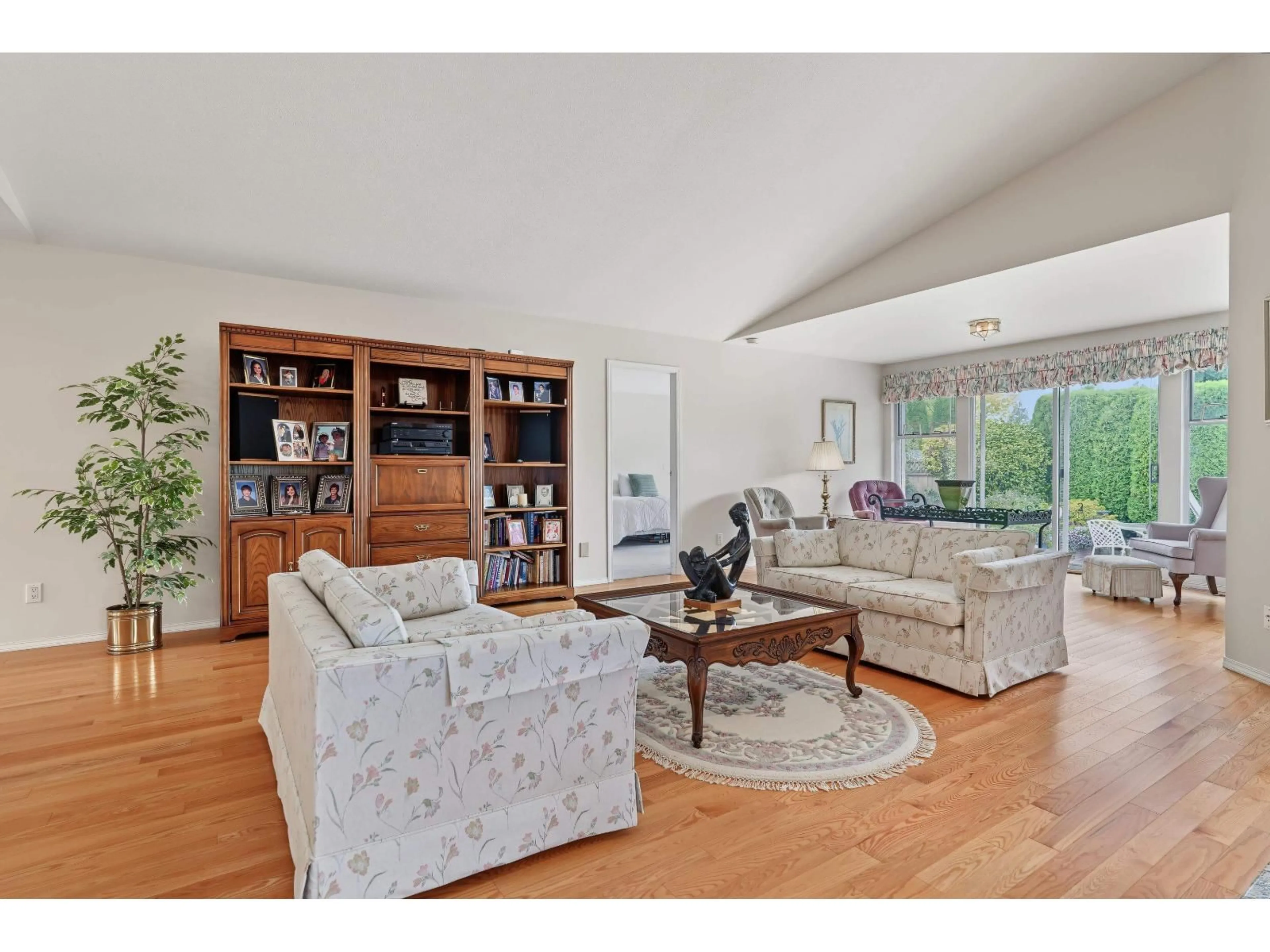 Living room with furniture, unknown for 16155 16A AVENUE, Surrey British Columbia V4A9J9