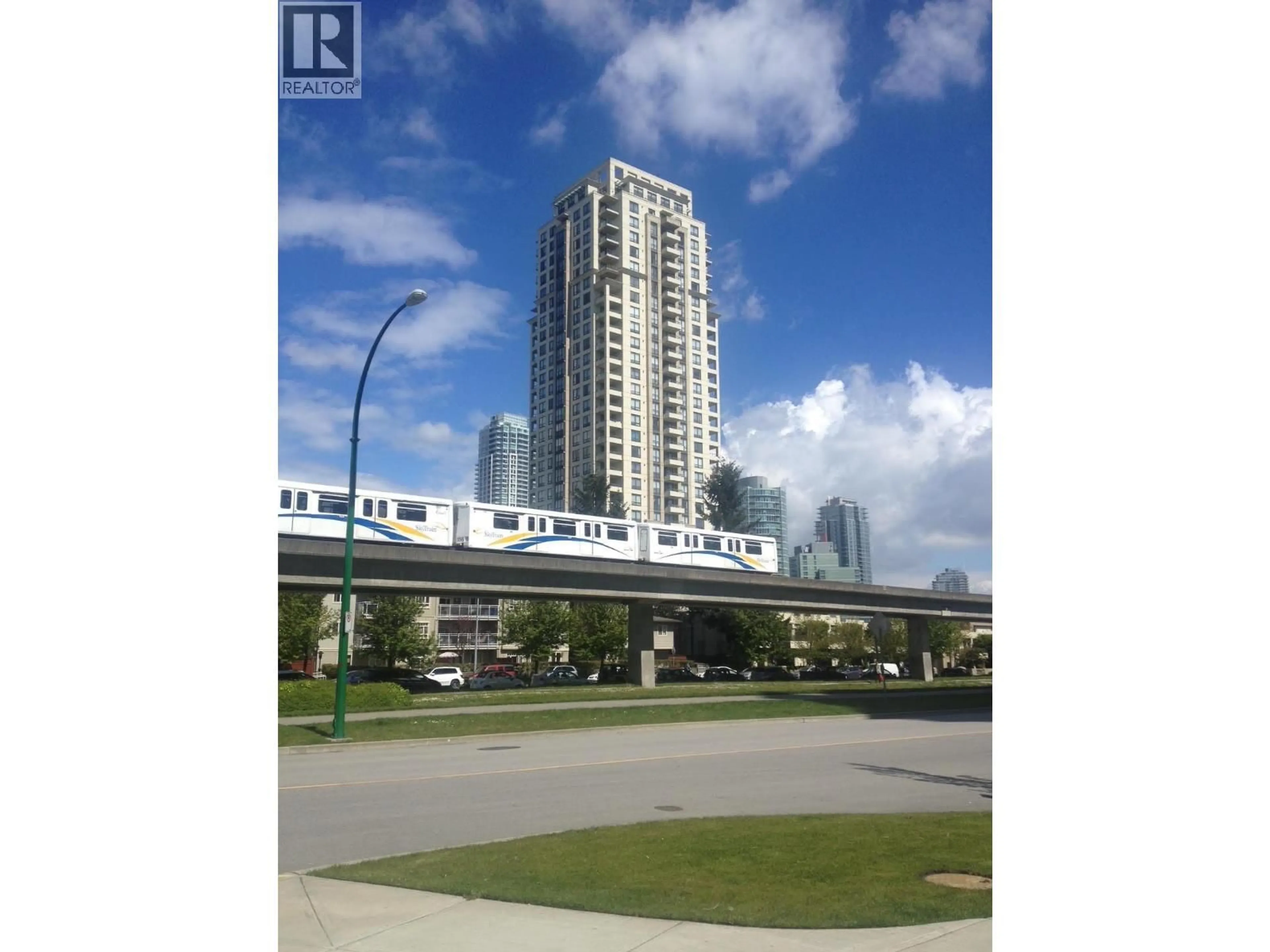 Blurry image for 307 - 4333 CENTRAL BOULEVARD, Burnaby British Columbia V5H4W8