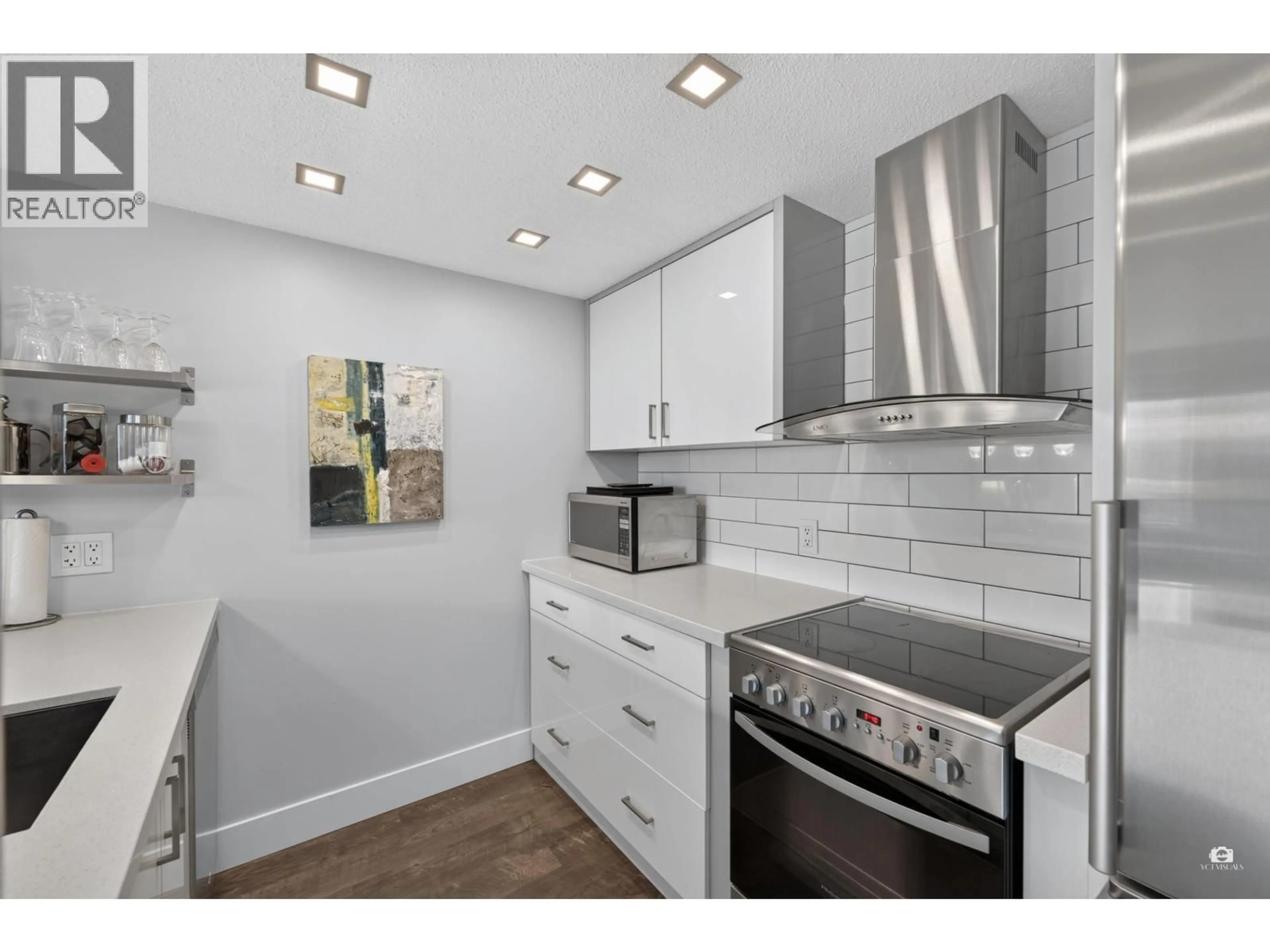 Standard kitchen, ceramic/tile floor for 1106 - 1188 HOWE STREET, Vancouver British Columbia V6Z2S8