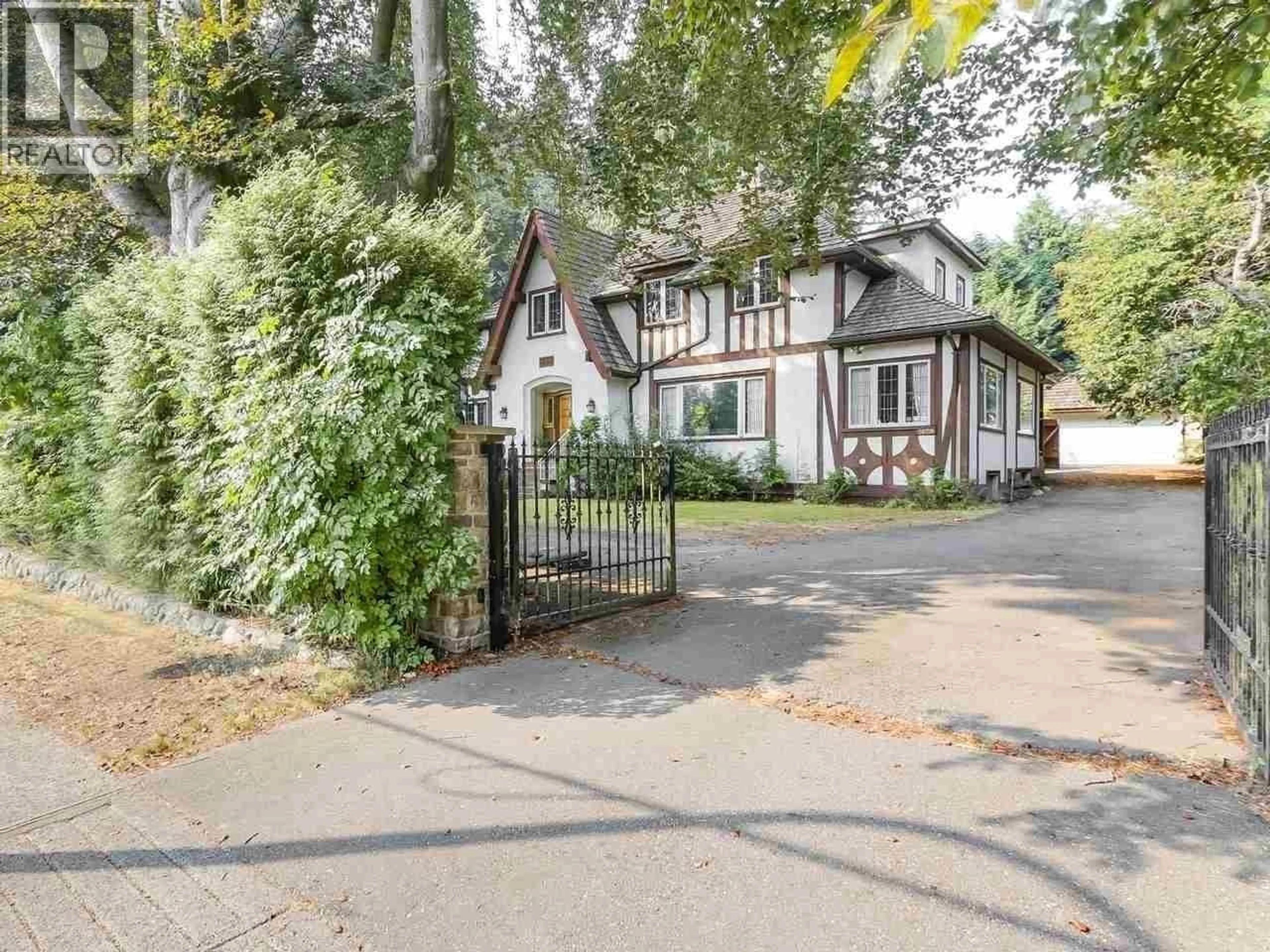 A pic from outside/outdoor area/front of a property/back of a property/a pic from drone, street for 2629 49TH AVENUE, Vancouver British Columbia V6N3S5