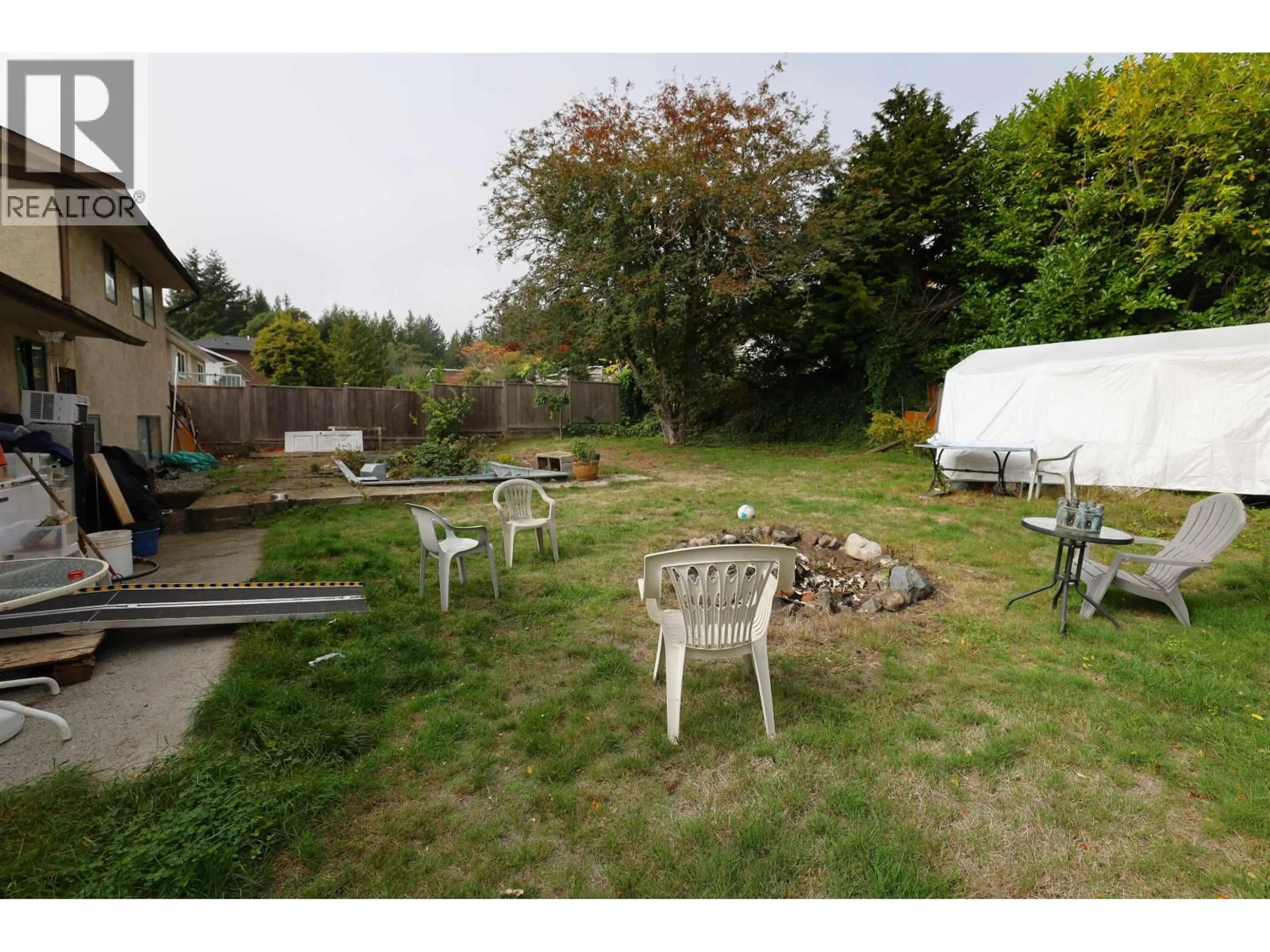 A pic from outside/outdoor area/front of a property/back of a property/a pic from drone, unknown for 4356 CAMEO ROAD, Sechelt British Columbia V0N3A0