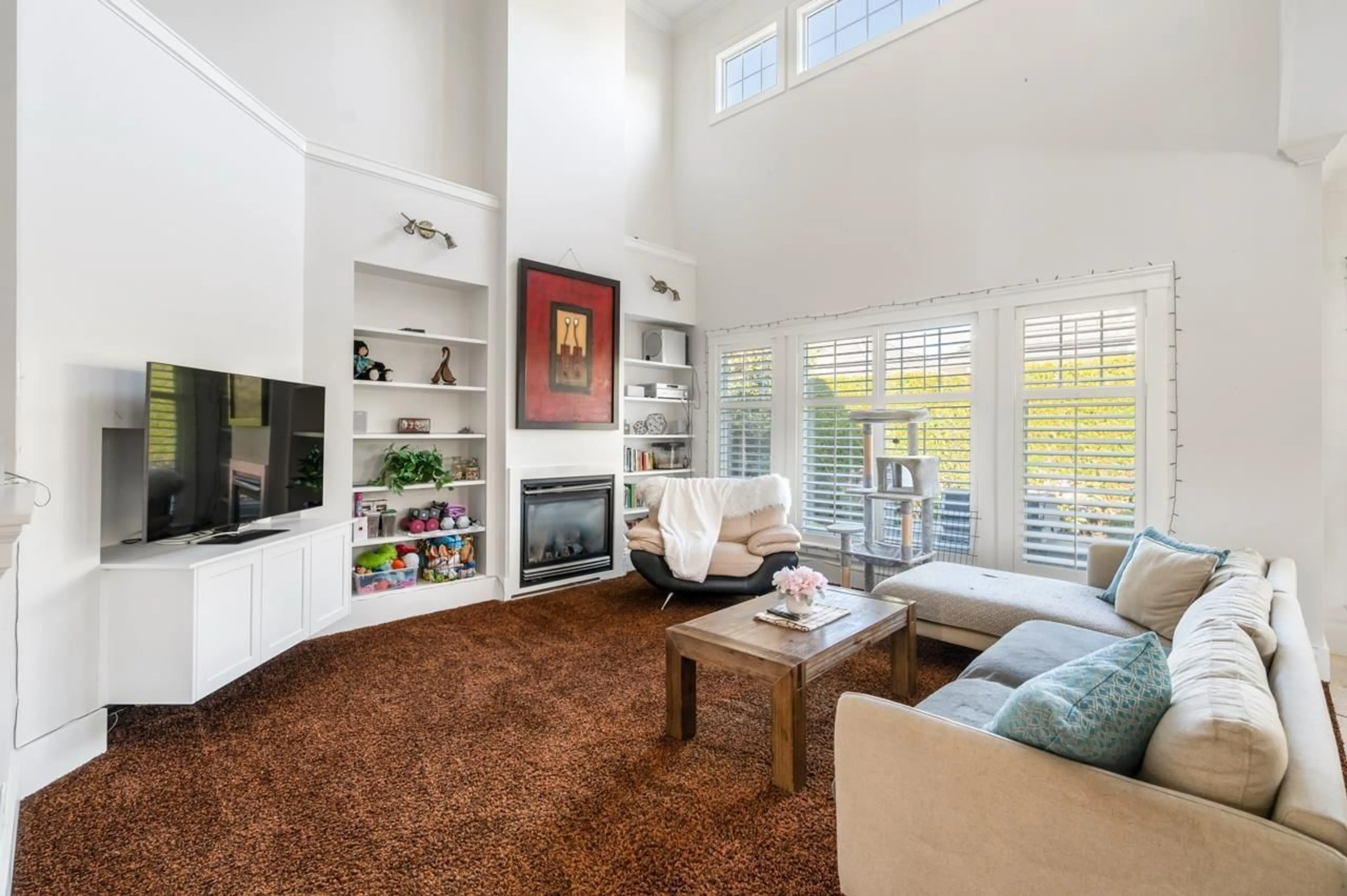 Living room with furniture, unknown for 15497 37A AVENUE, Surrey British Columbia V3Z0H6