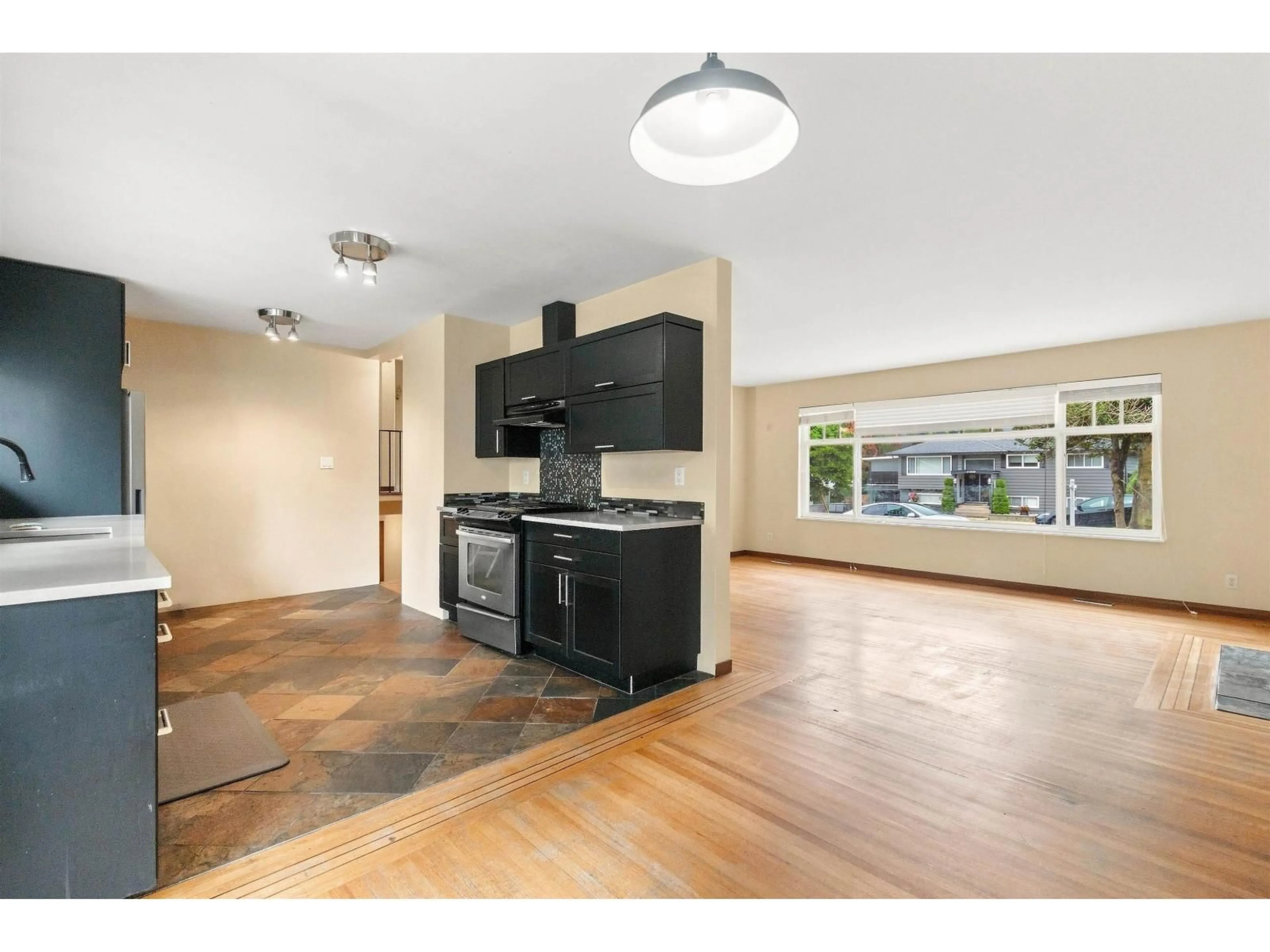 Open concept kitchen, unknown for 11530 95A AVENUE, Delta British Columbia V4C3V5