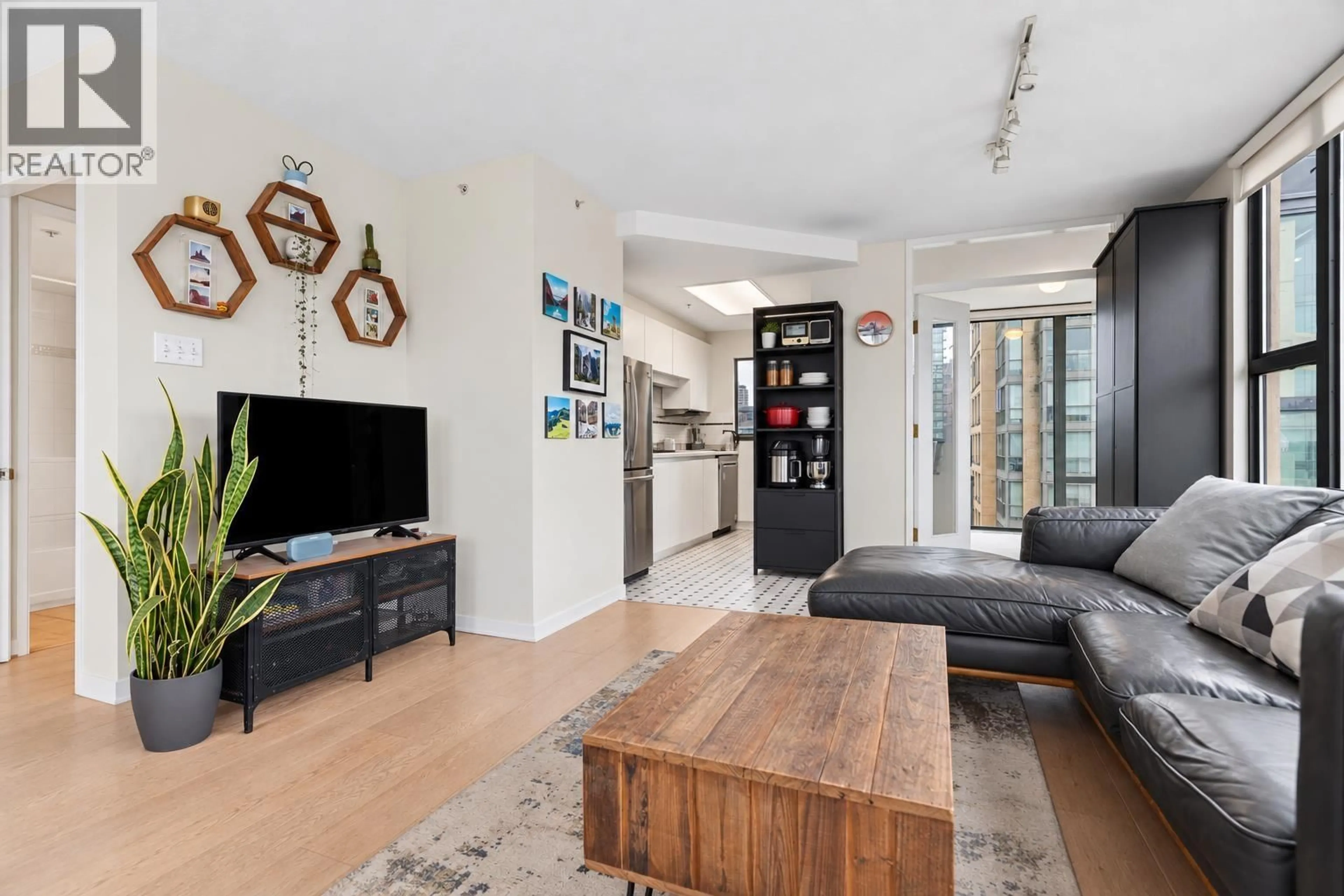 Living room with furniture, unknown for 1405 - 1155 HOMER STREET, Vancouver British Columbia V6B2Y1