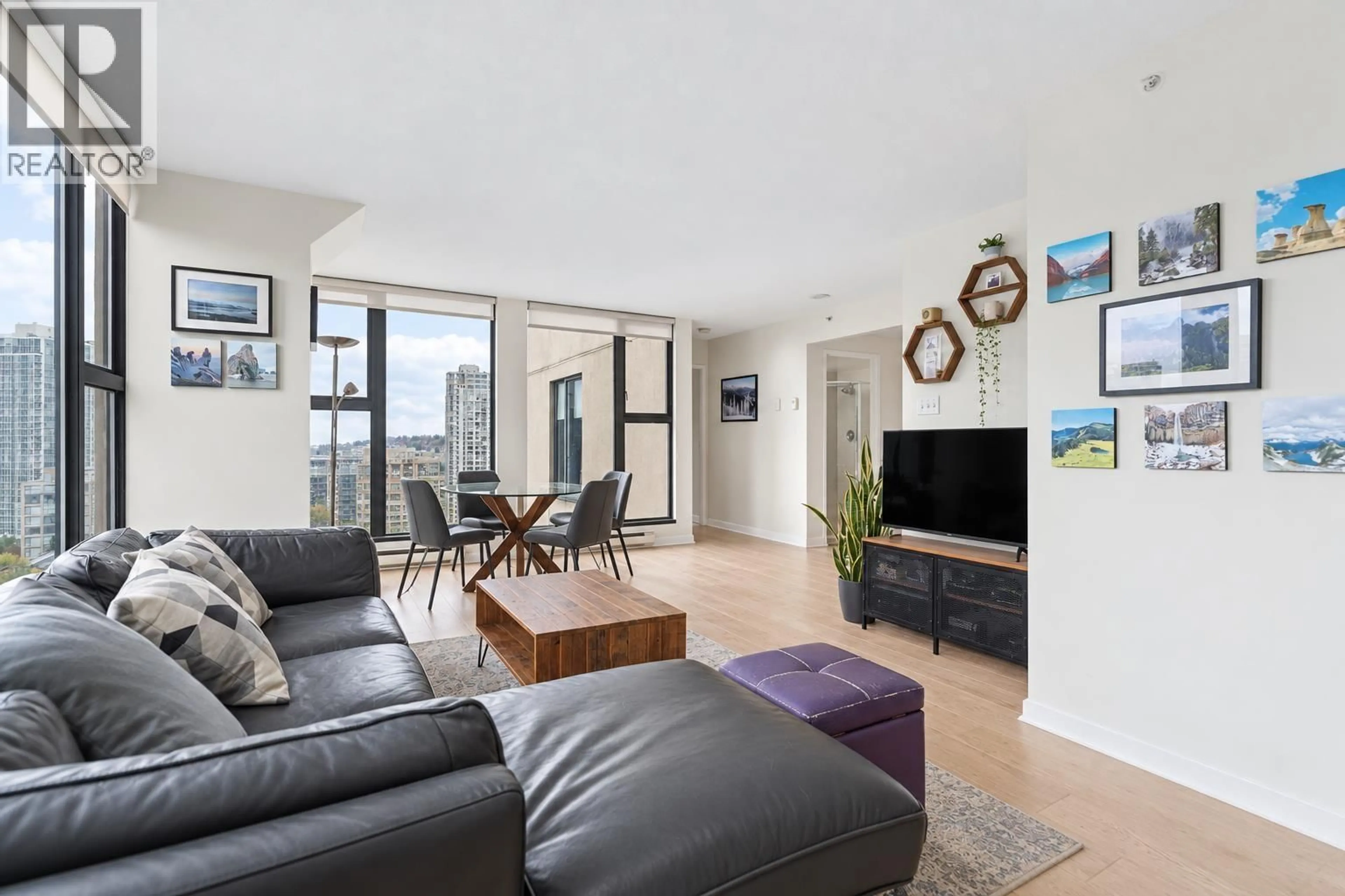 Living room with furniture, unknown for 1405 - 1155 HOMER STREET, Vancouver British Columbia V6B2Y1