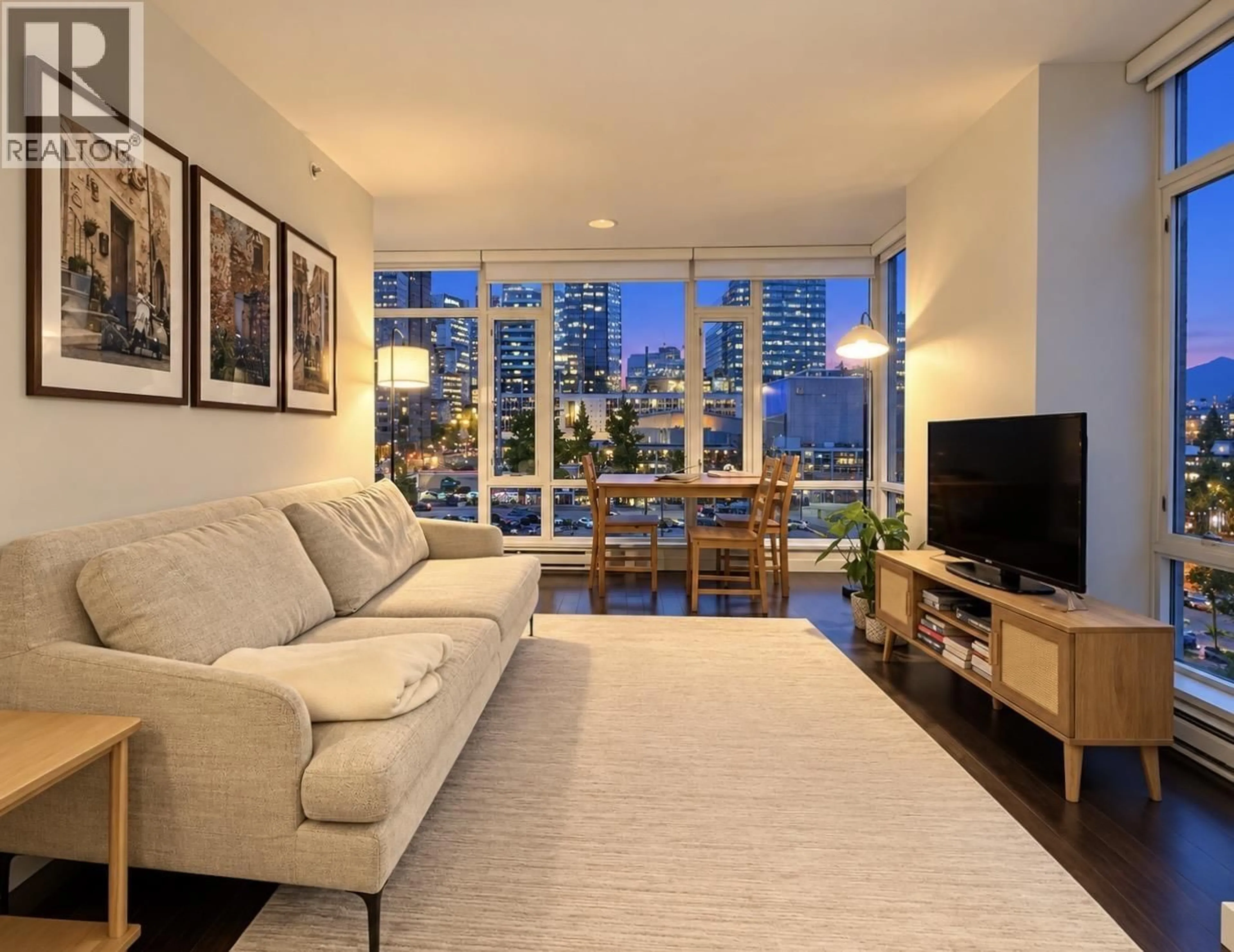 Living room with furniture, unknown for 912 - 161 GEORGIA STREET, Vancouver British Columbia V6B0K9
