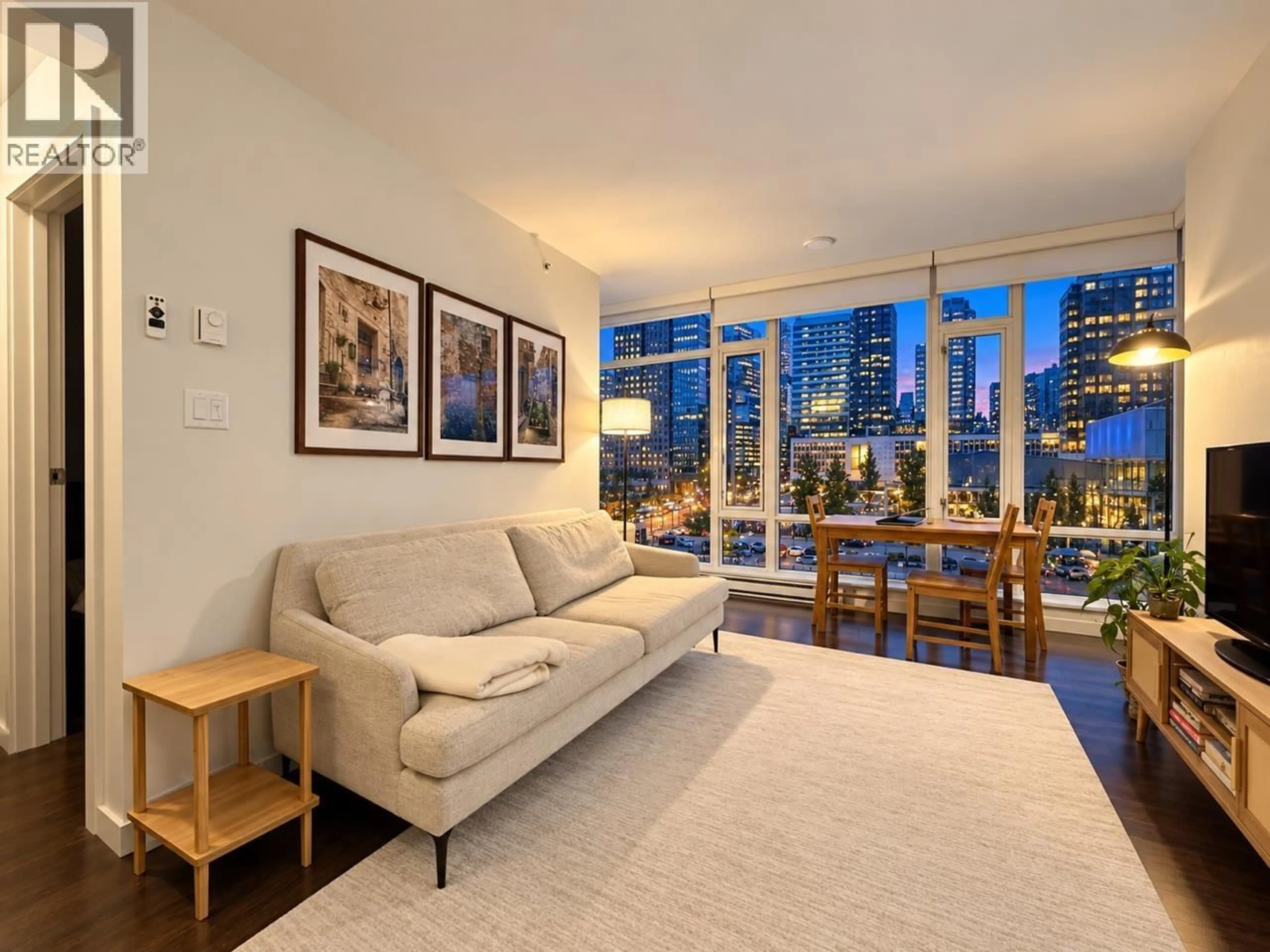 Living room with furniture, unknown for 912 - 161 GEORGIA STREET, Vancouver British Columbia V6B0K9