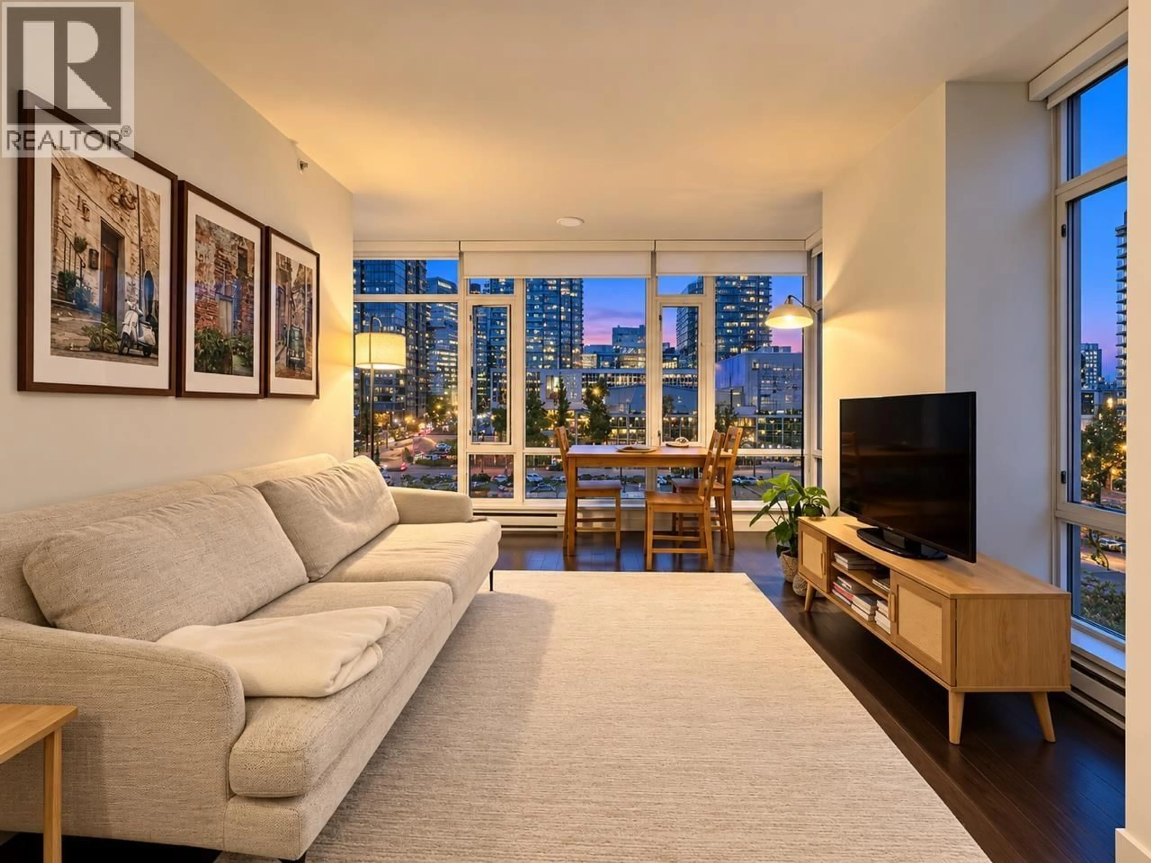 Living room with furniture, unknown for 912 - 161 GEORGIA STREET, Vancouver British Columbia V6B0K9