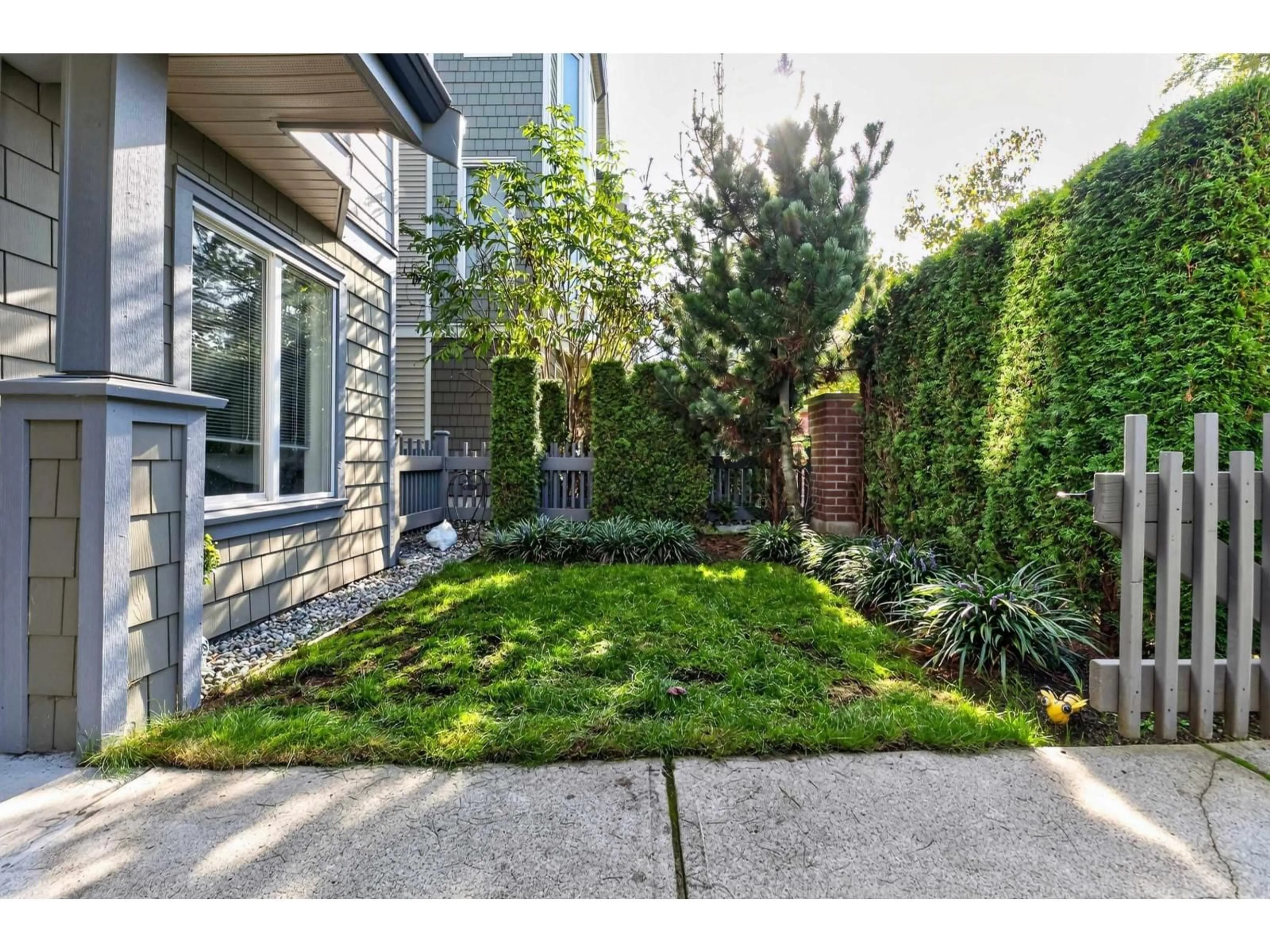 Patio, street for 4 - 8138 204 STREET, Langley British Columbia V2Y0T4