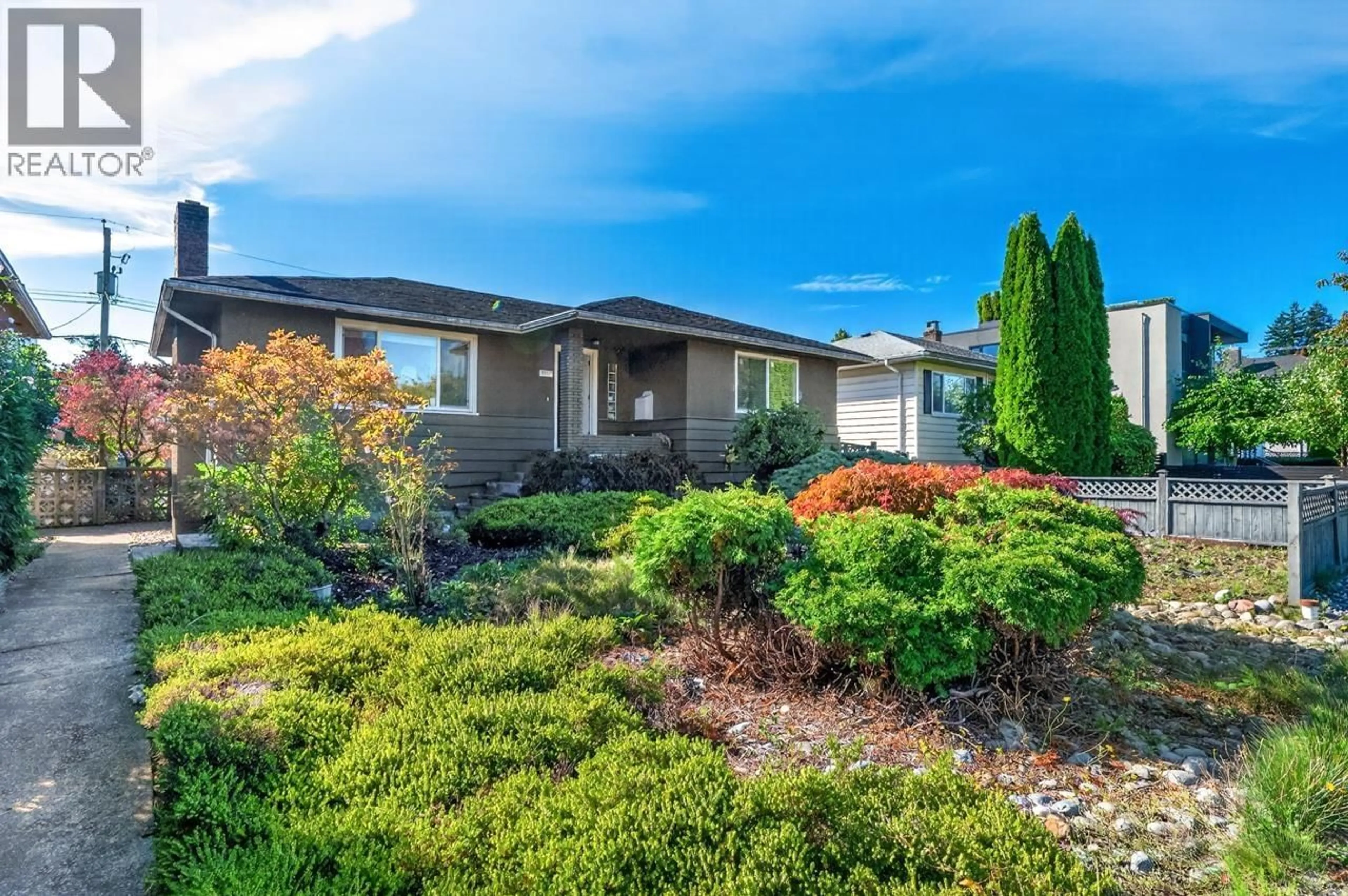 Home with vinyl exterior material, unknown for 3232 16TH AVENUE, Vancouver British Columbia V6K3E3