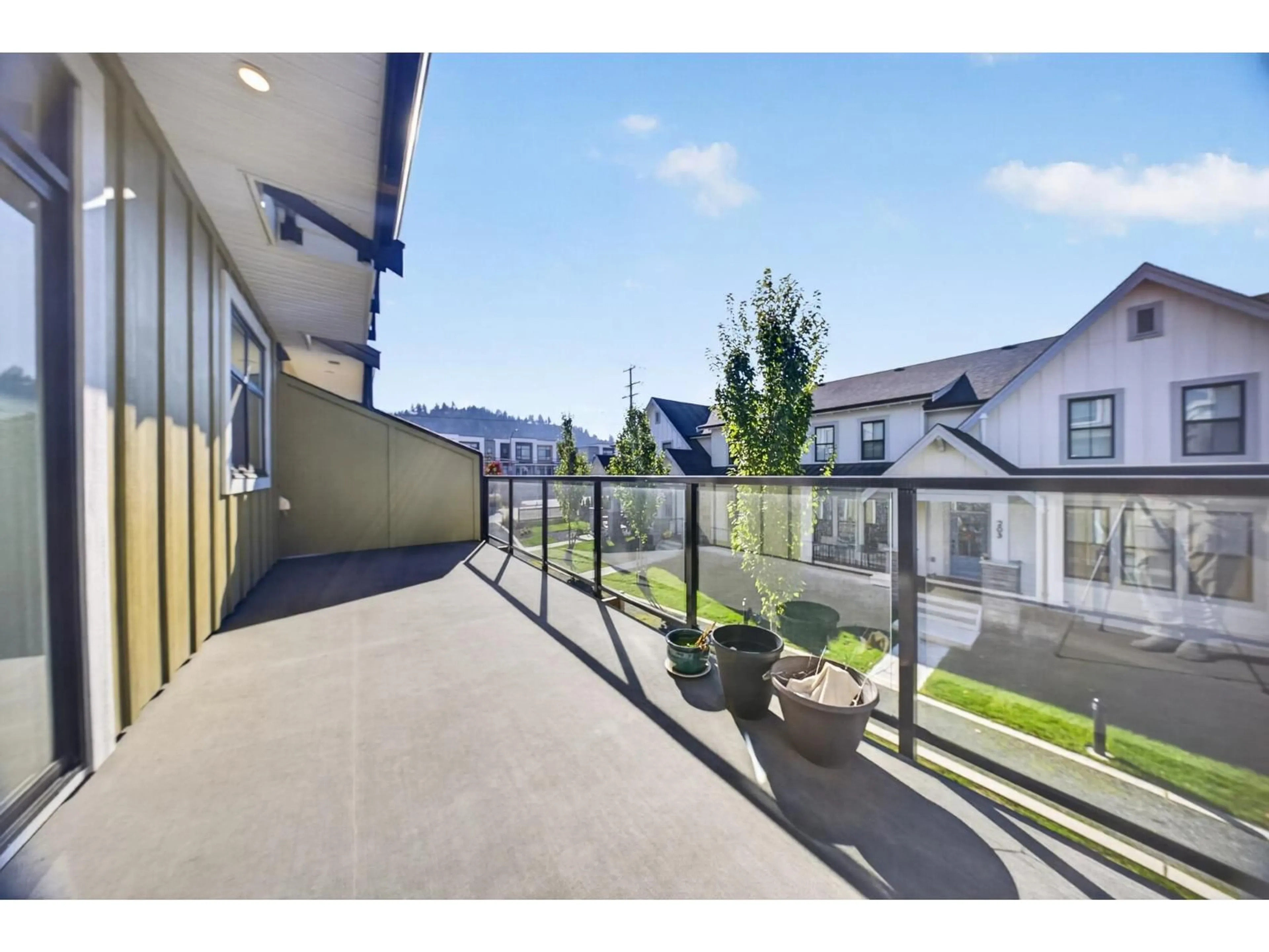 Patio, mountain view for 209 - 46211 PROMONTORY ROAD, Chilliwack British Columbia V2R6E4