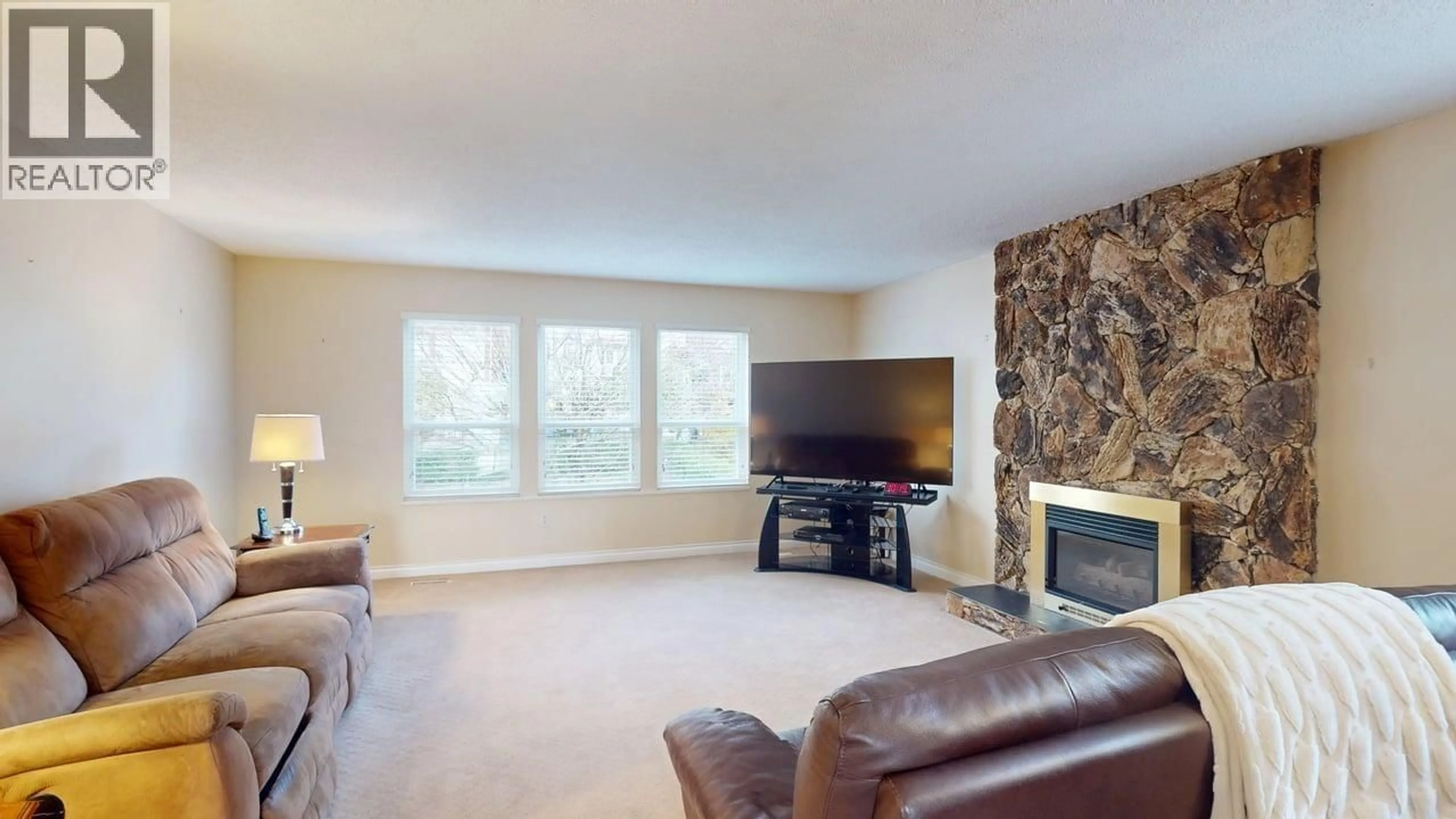 Living room with furniture, unknown for 197 WARRICK STREET, Coquitlam British Columbia V3K6C1