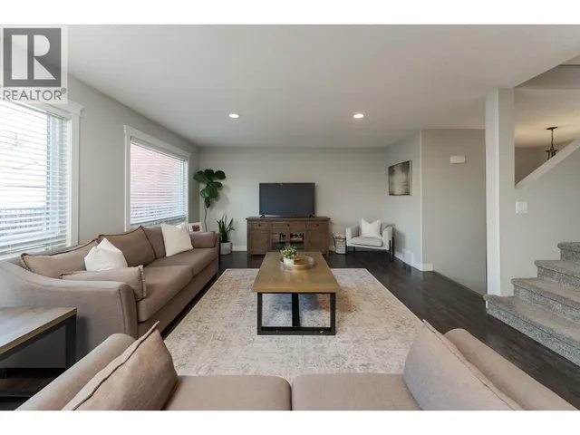 7661 CREEKSIDE WAY, Prince George 5