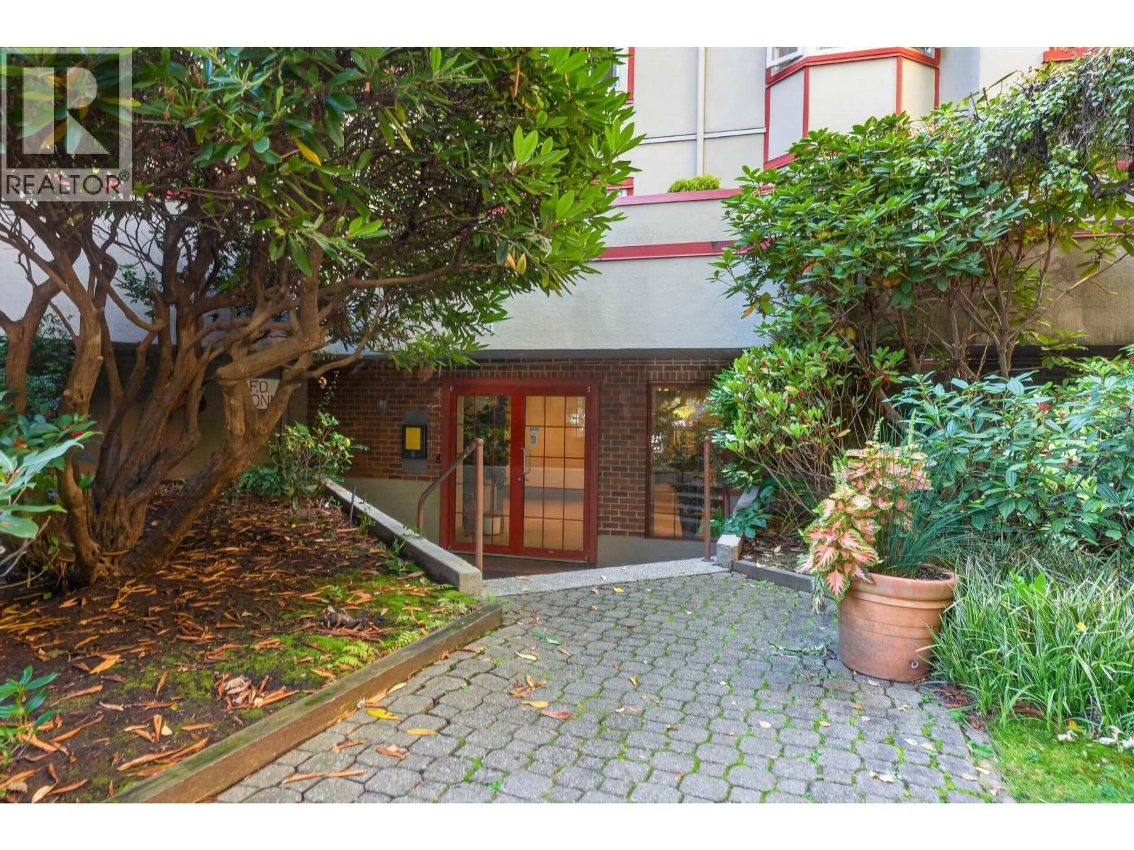 Indoor foyer for 216 - 7531 MINORU BOULEVARD, Richmond British Columbia V6Y1Z3