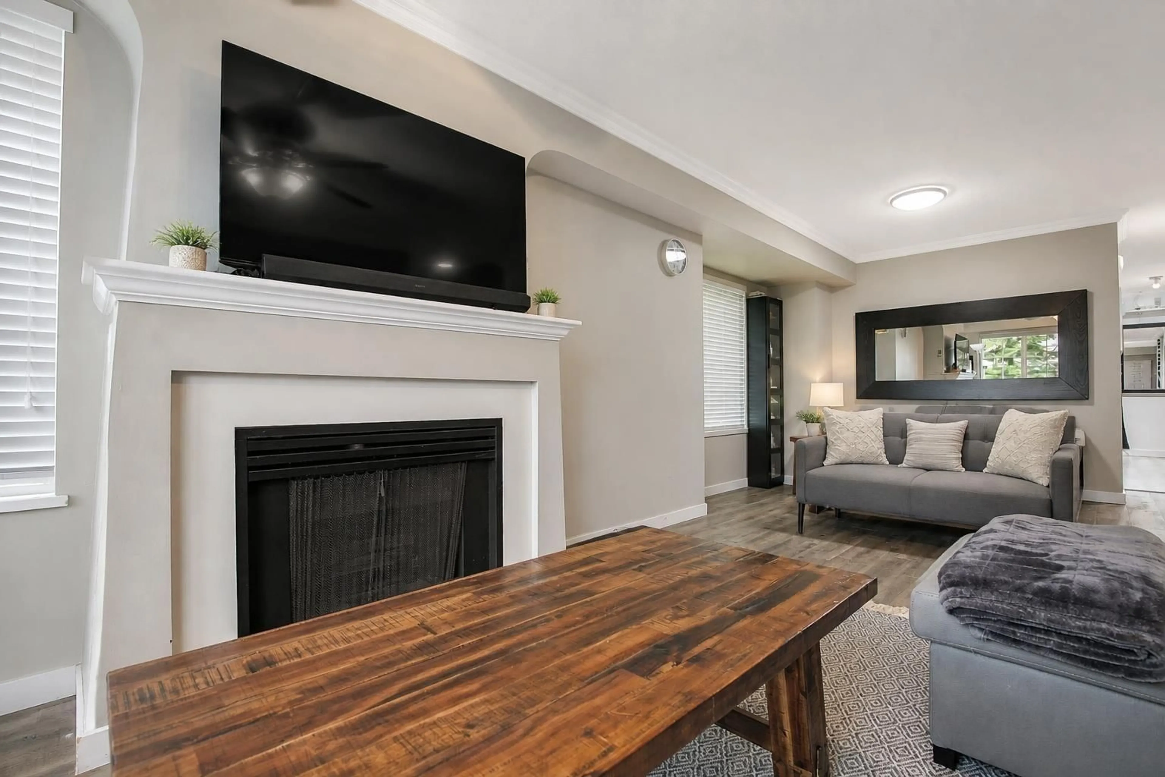 Living room with furniture, unknown for 19 - 12778 66 AVENUE, Surrey British Columbia V3W1K9