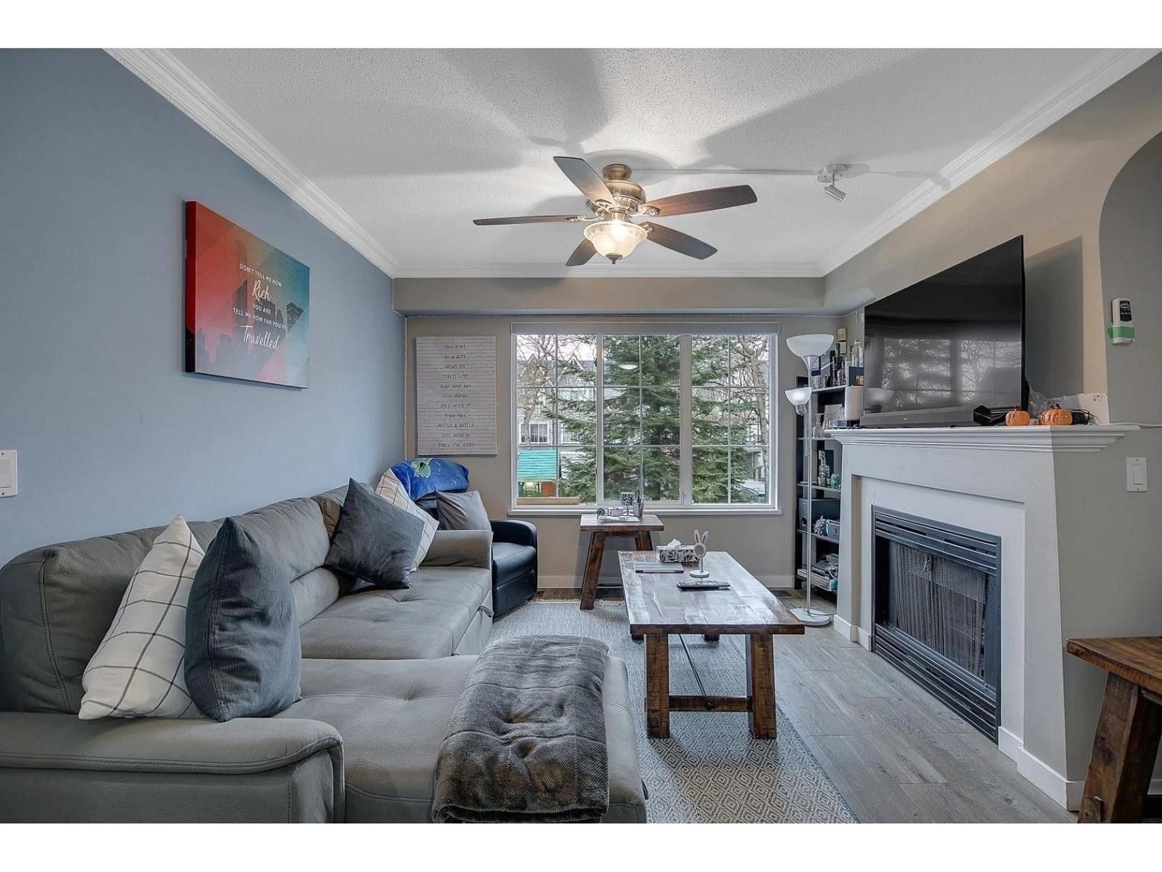 Living room with furniture, unknown for 19 - 12778 66 AVENUE, Surrey British Columbia V3W1K9