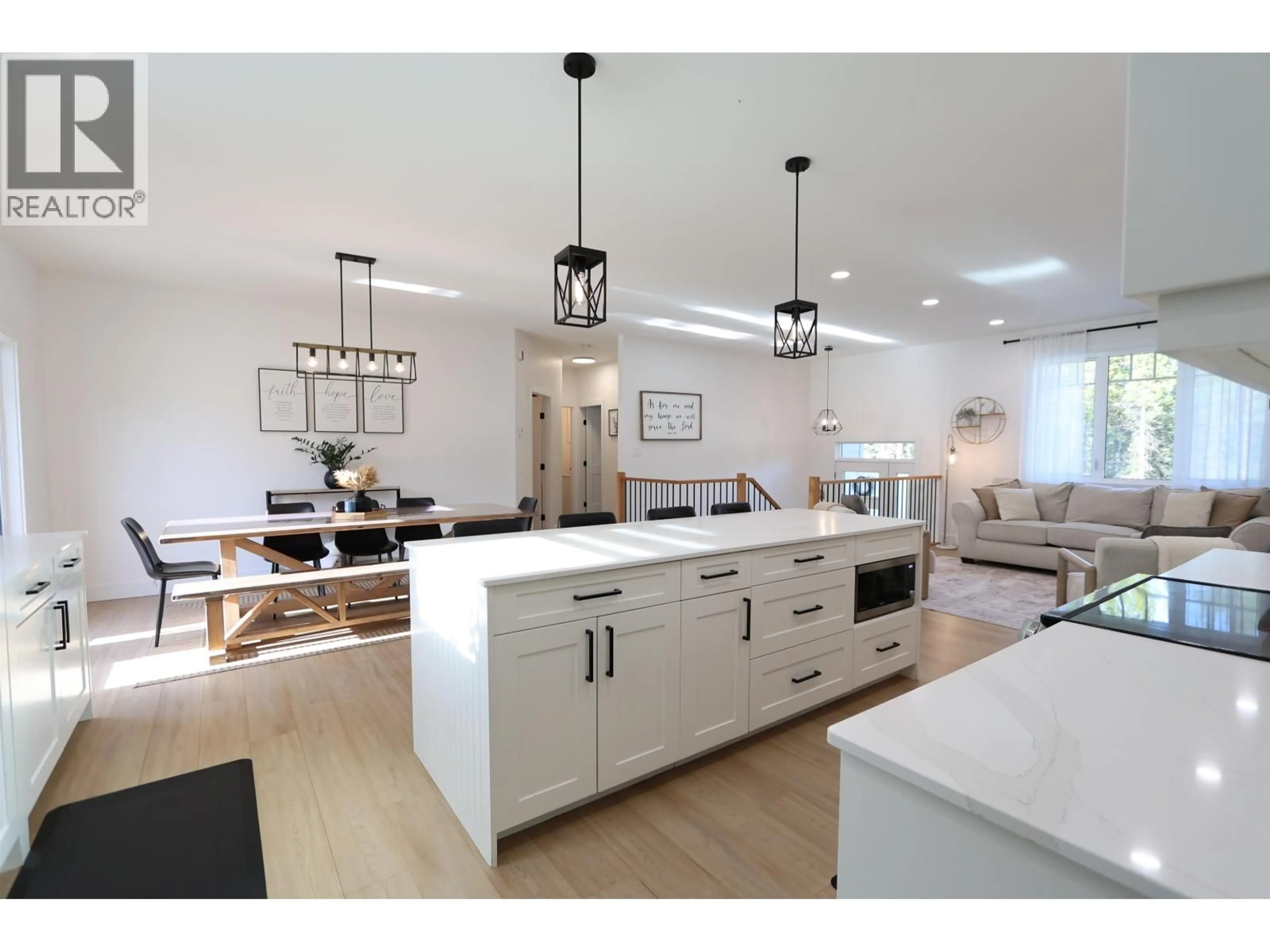 Open concept kitchen, unknown for 51925 GUEST FRONTAGE ROAD, Cluculz Lake British Columbia V0J3A3