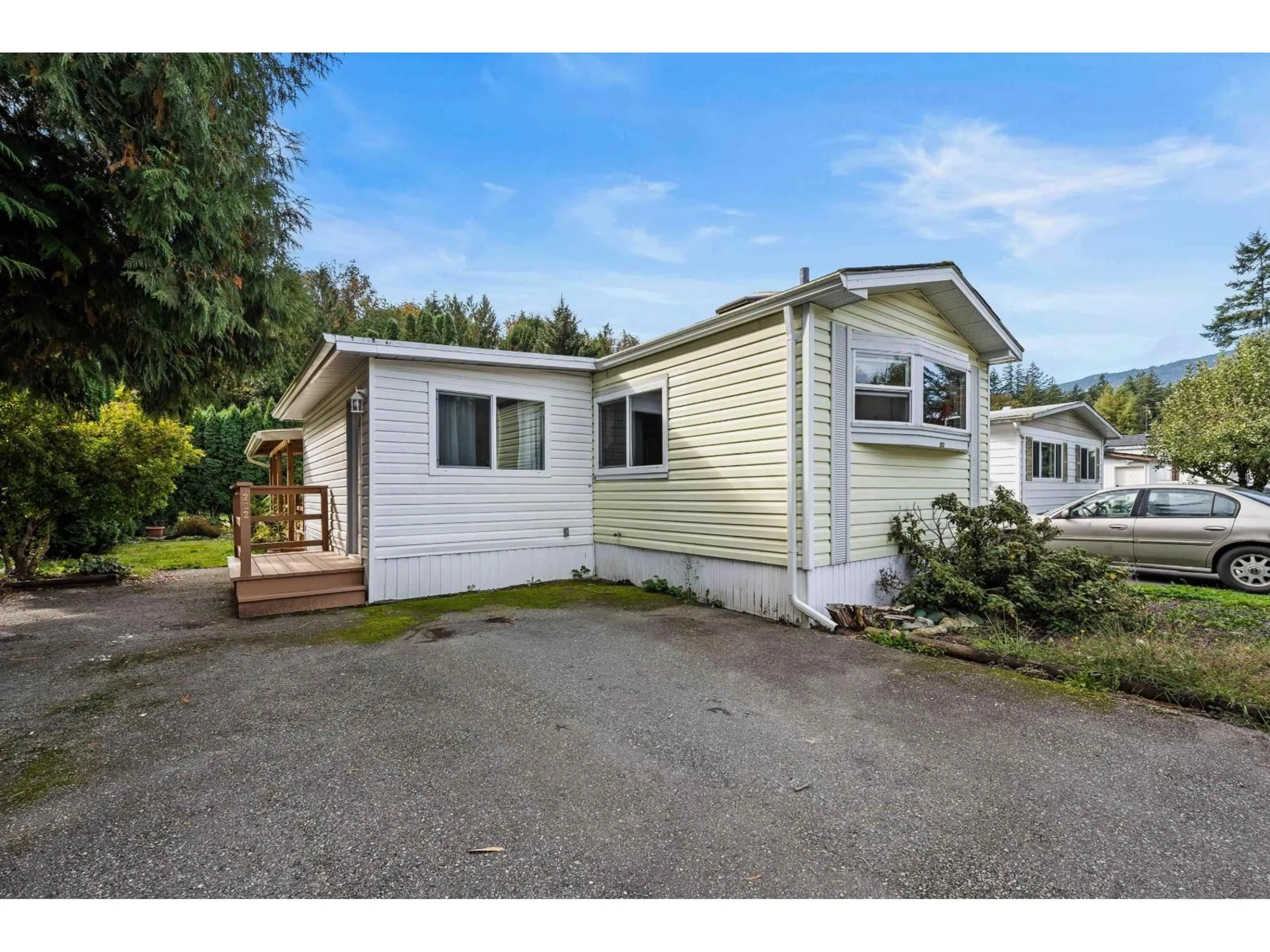 Home with vinyl exterior material, street for 222 - 45835 SLEEPY HOLLOW ROAD, Cultus Lake British Columbia V2R5A9
