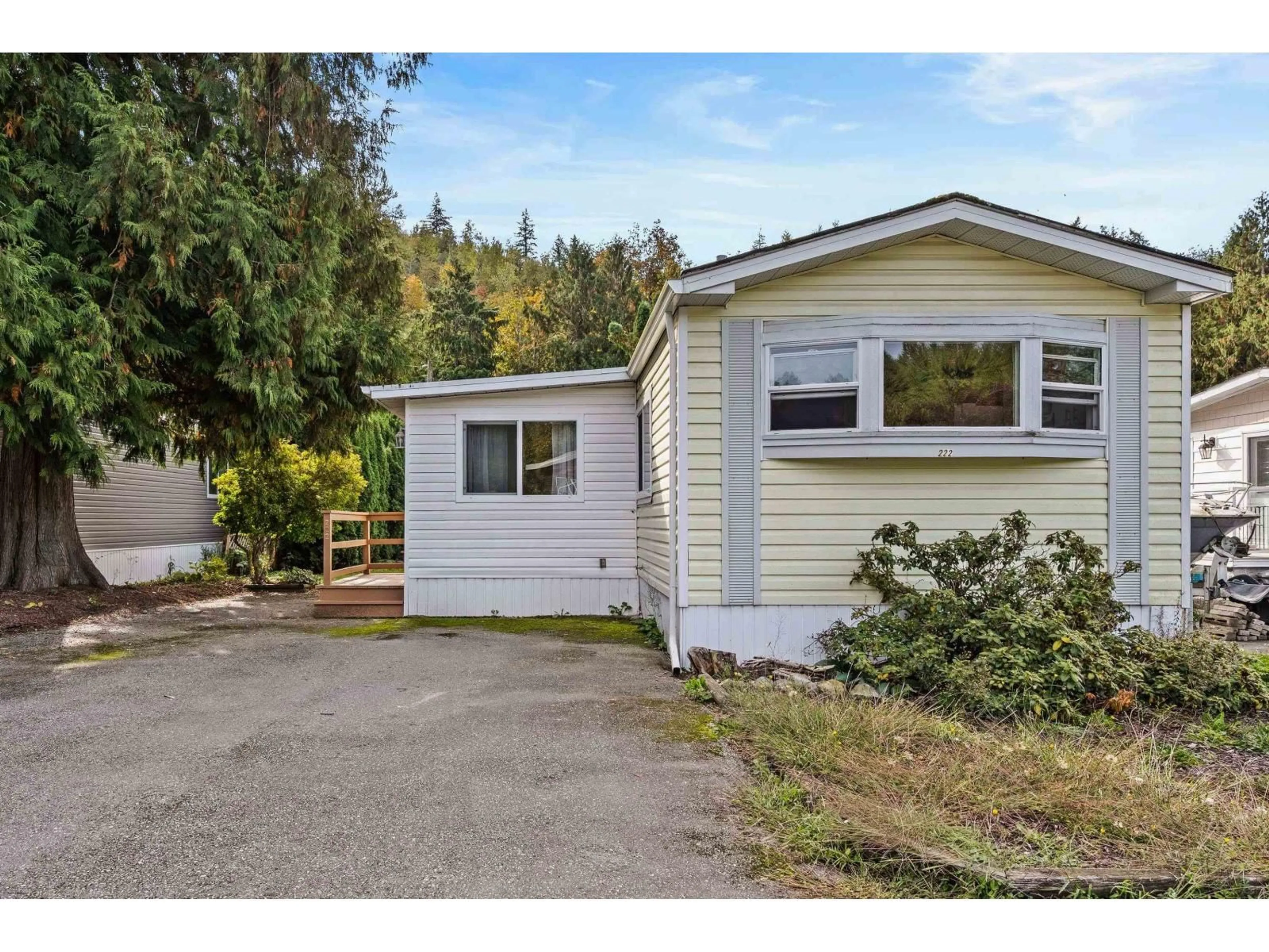 Home with vinyl exterior material, street for 222 - 45835 SLEEPY HOLLOW ROAD, Cultus Lake British Columbia V2R5A9