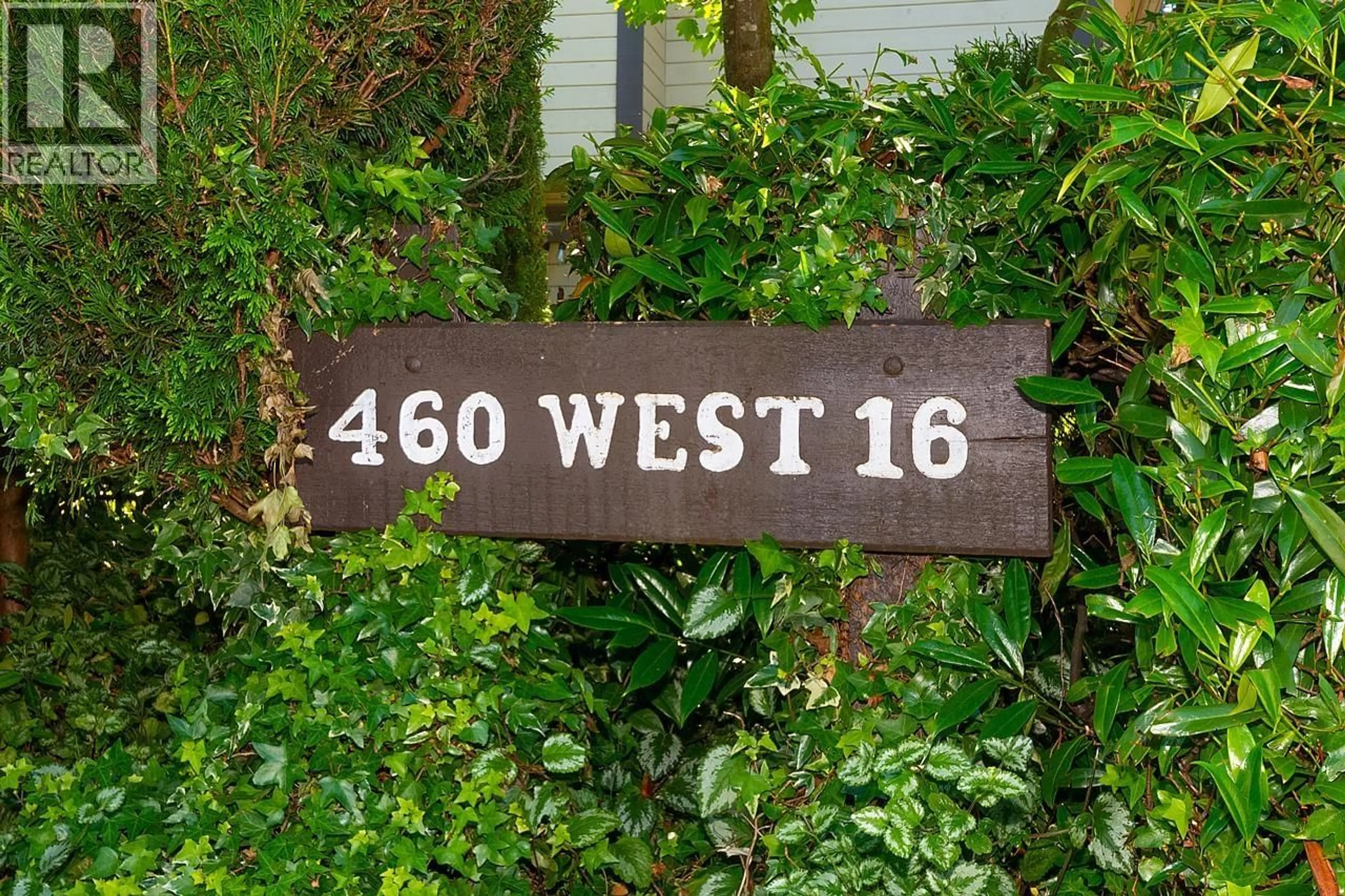 Indoor entryway for 31 - 460 16TH AVENUE, Vancouver British Columbia V5Y1Z3