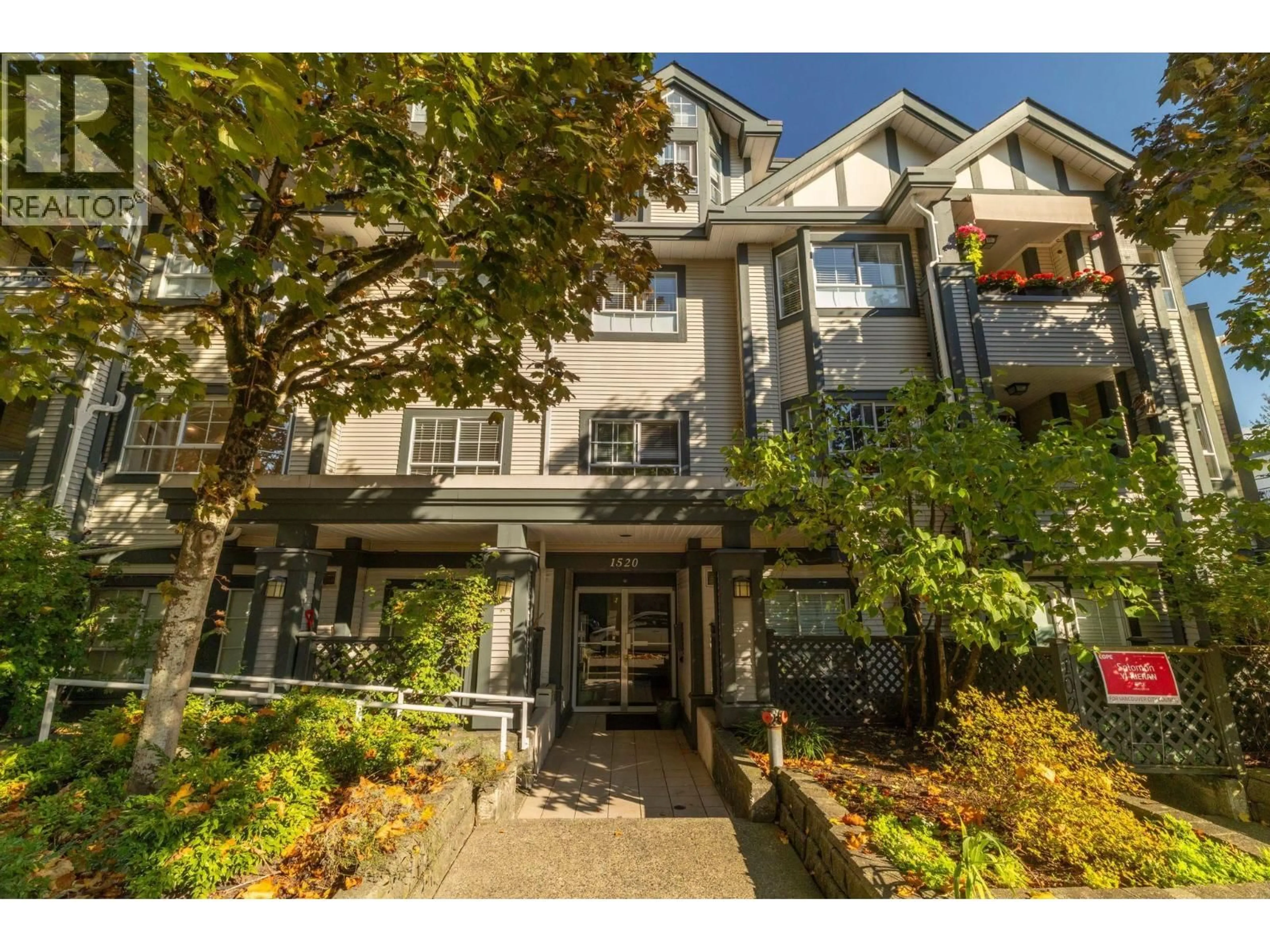 Indoor foyer for 202 - 1520 COTTON DRIVE, Vancouver British Columbia V5L3V2