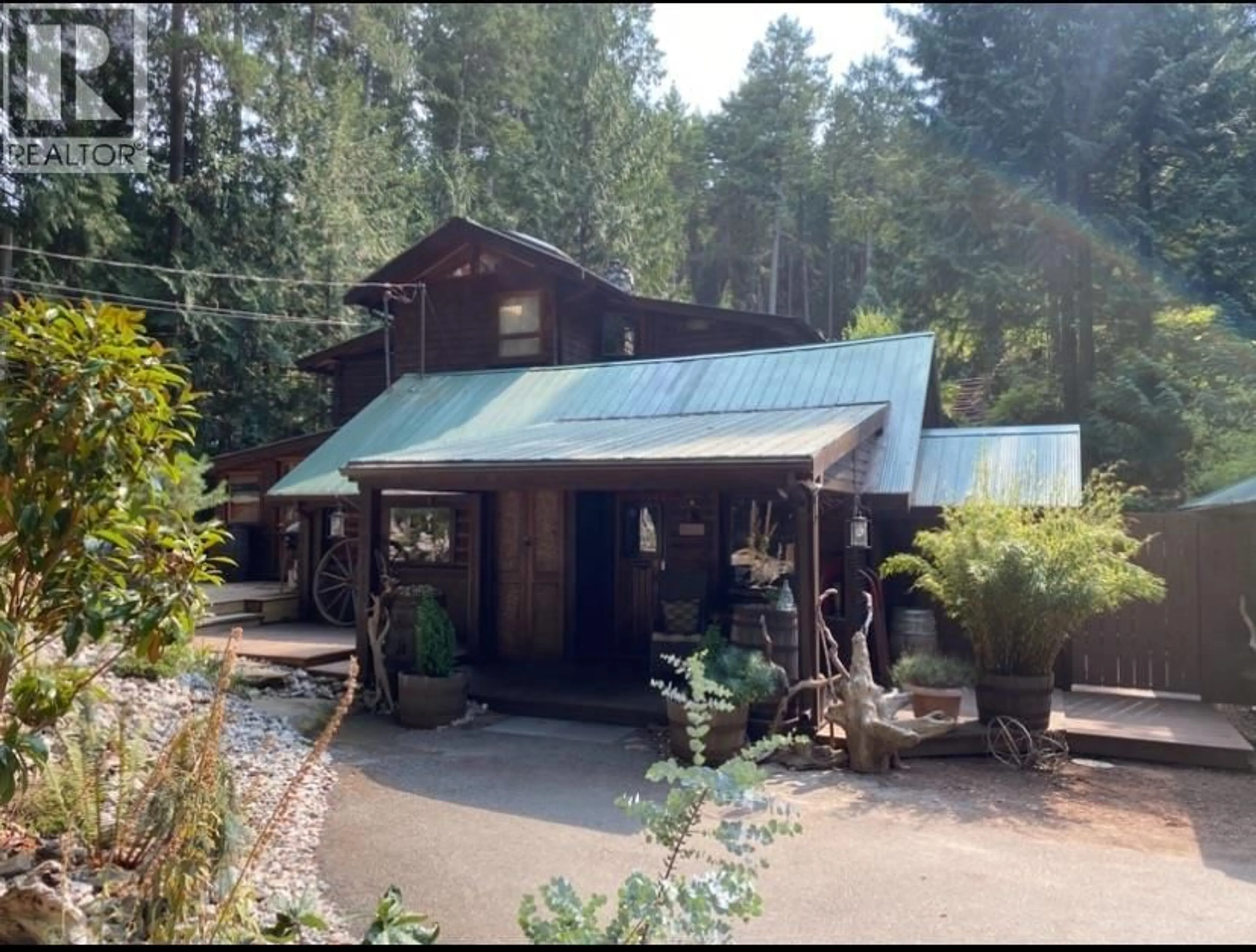 A pic from outside/outdoor area/front of a property/back of a property/a pic from drone, mountain view for 604 WAUGH ROAD, Mayne Island British Columbia V0N2J1