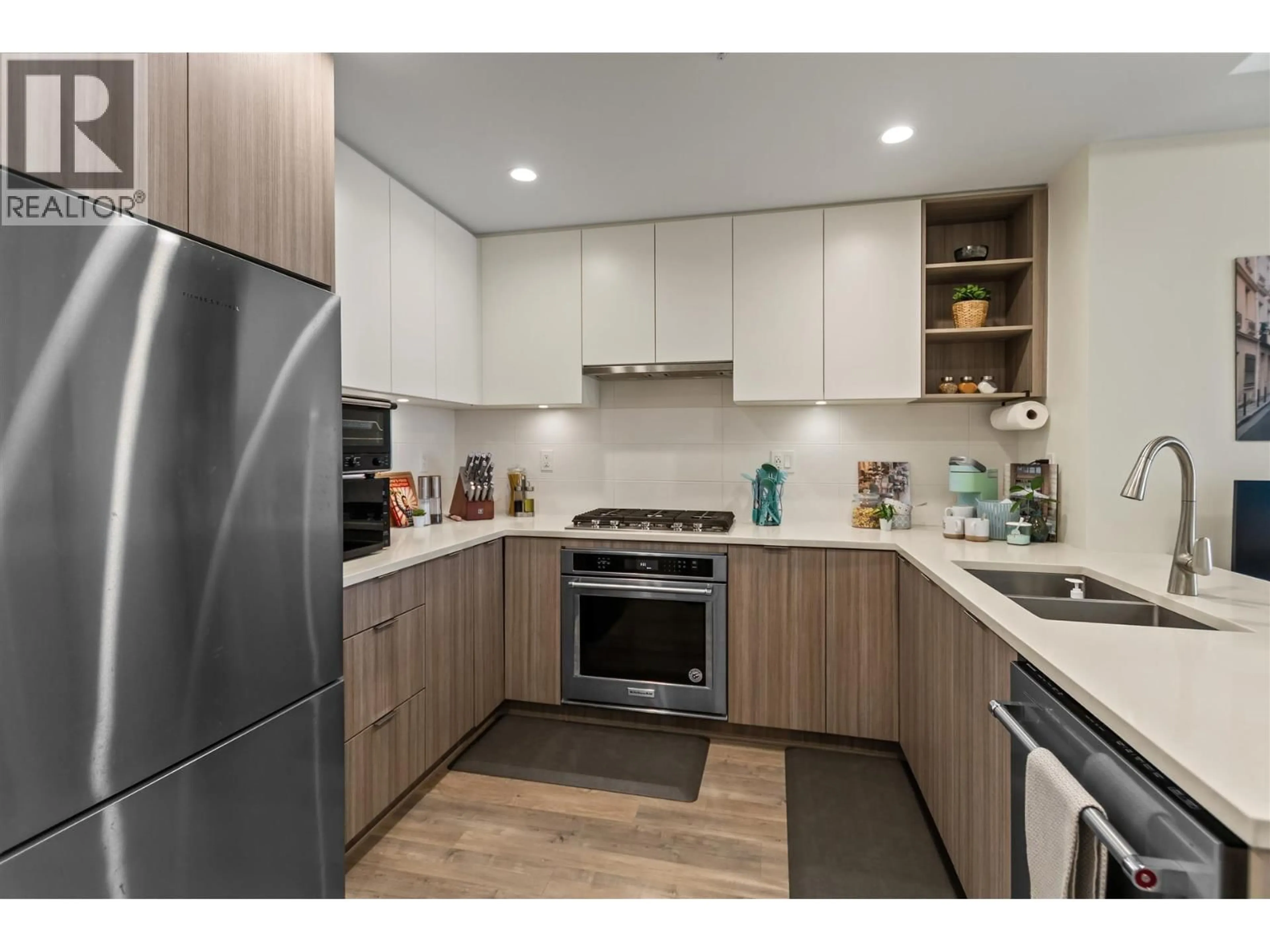 Standard kitchen, wood/laminate floor for 411 - 750 DOGWOOD STREET, Coquitlam British Columbia V3J4B7