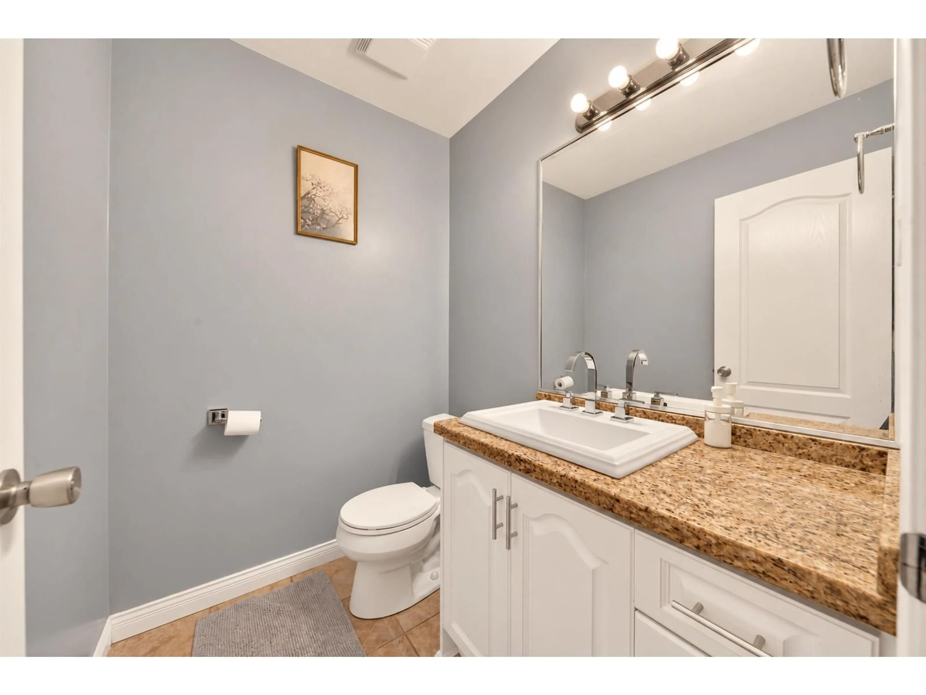 Standard bathroom, ceramic/tile floor for 10462 WILTSHIRE BOULEVARD, Delta British Columbia V4C8G6