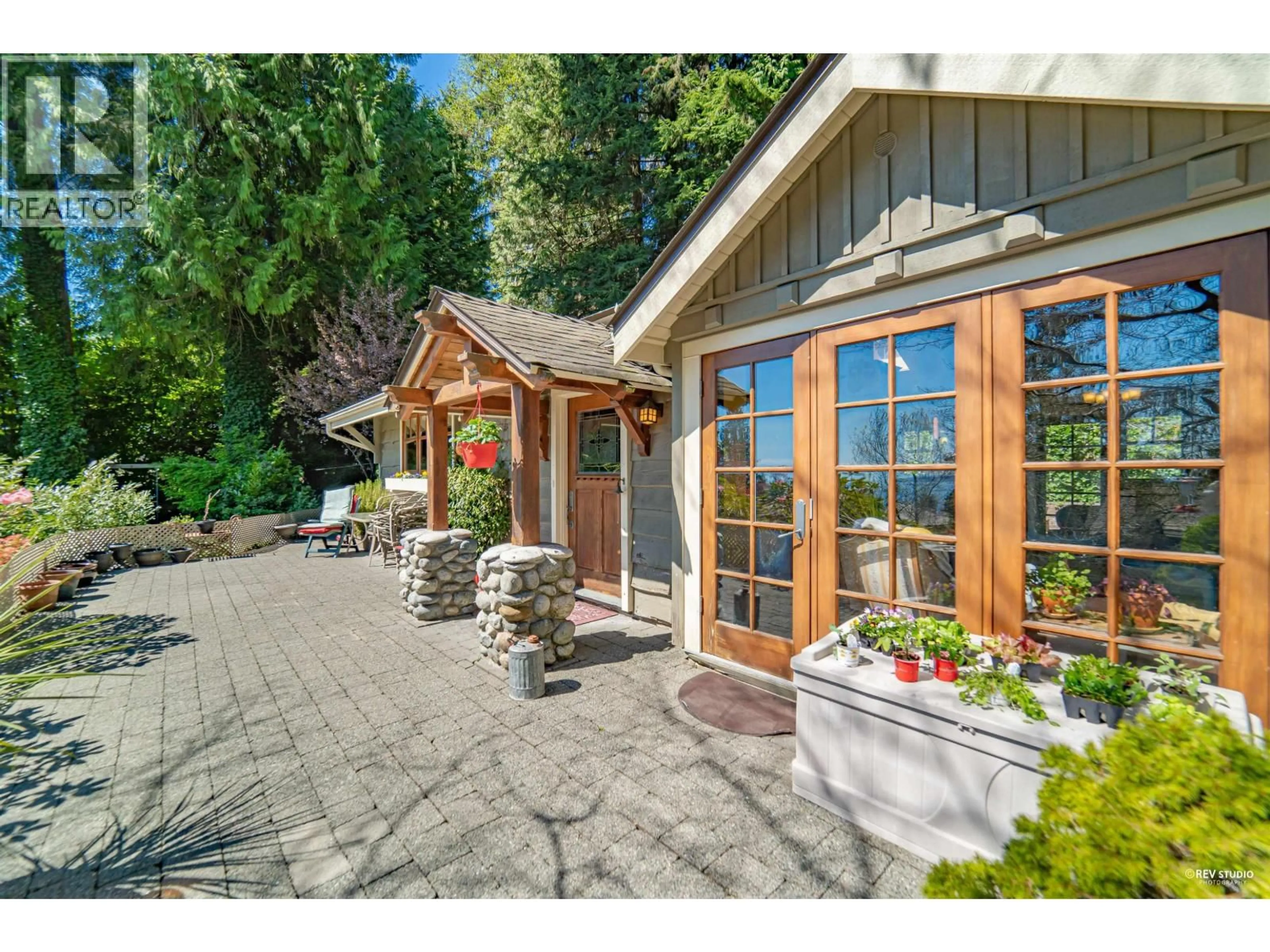 Unknown for 2261 GISBY STREET, West Vancouver British Columbia V7V4N5