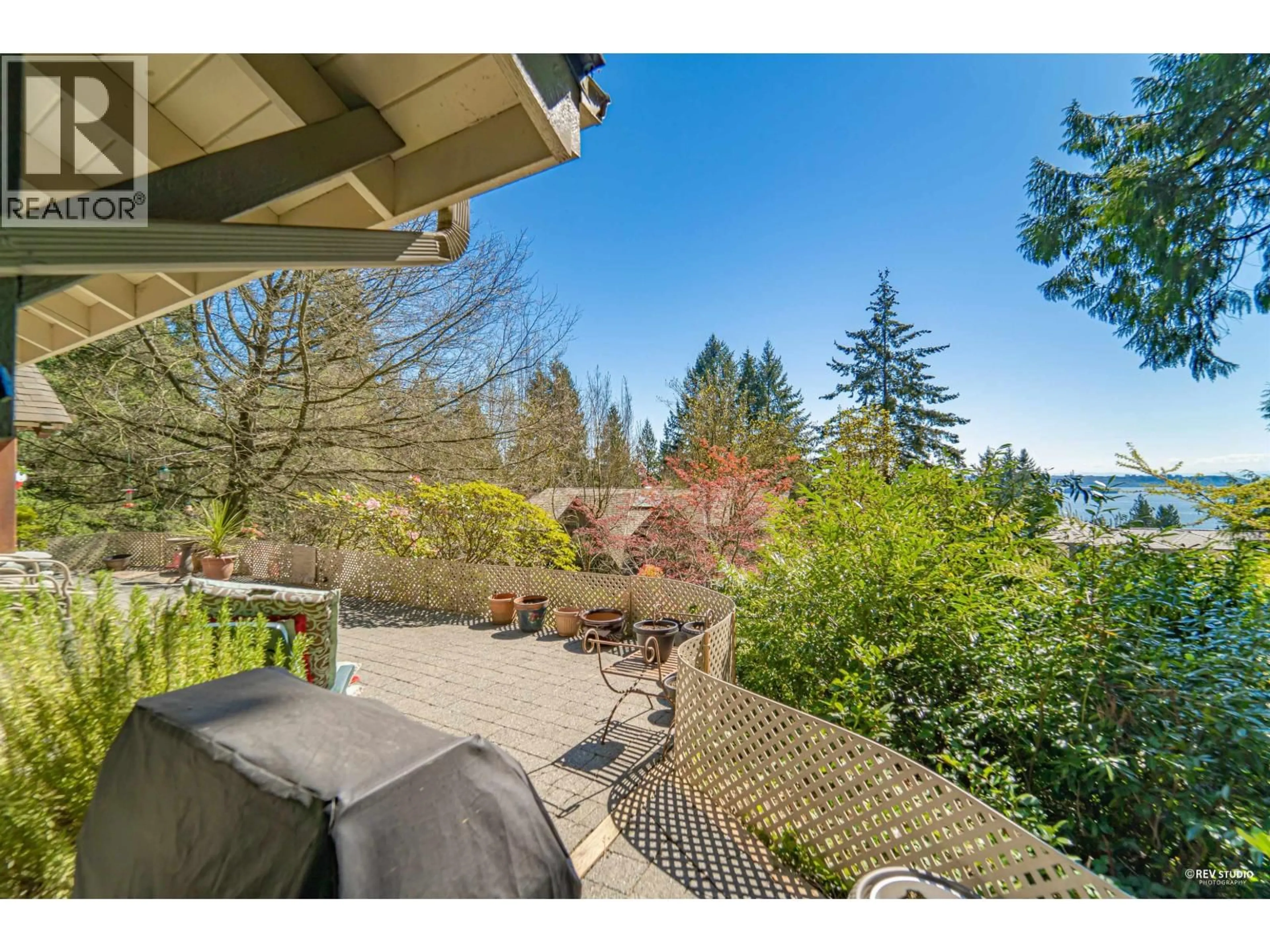 Patio, water/lake/river/ocean view for 2261 GISBY STREET, West Vancouver British Columbia V7V4N5