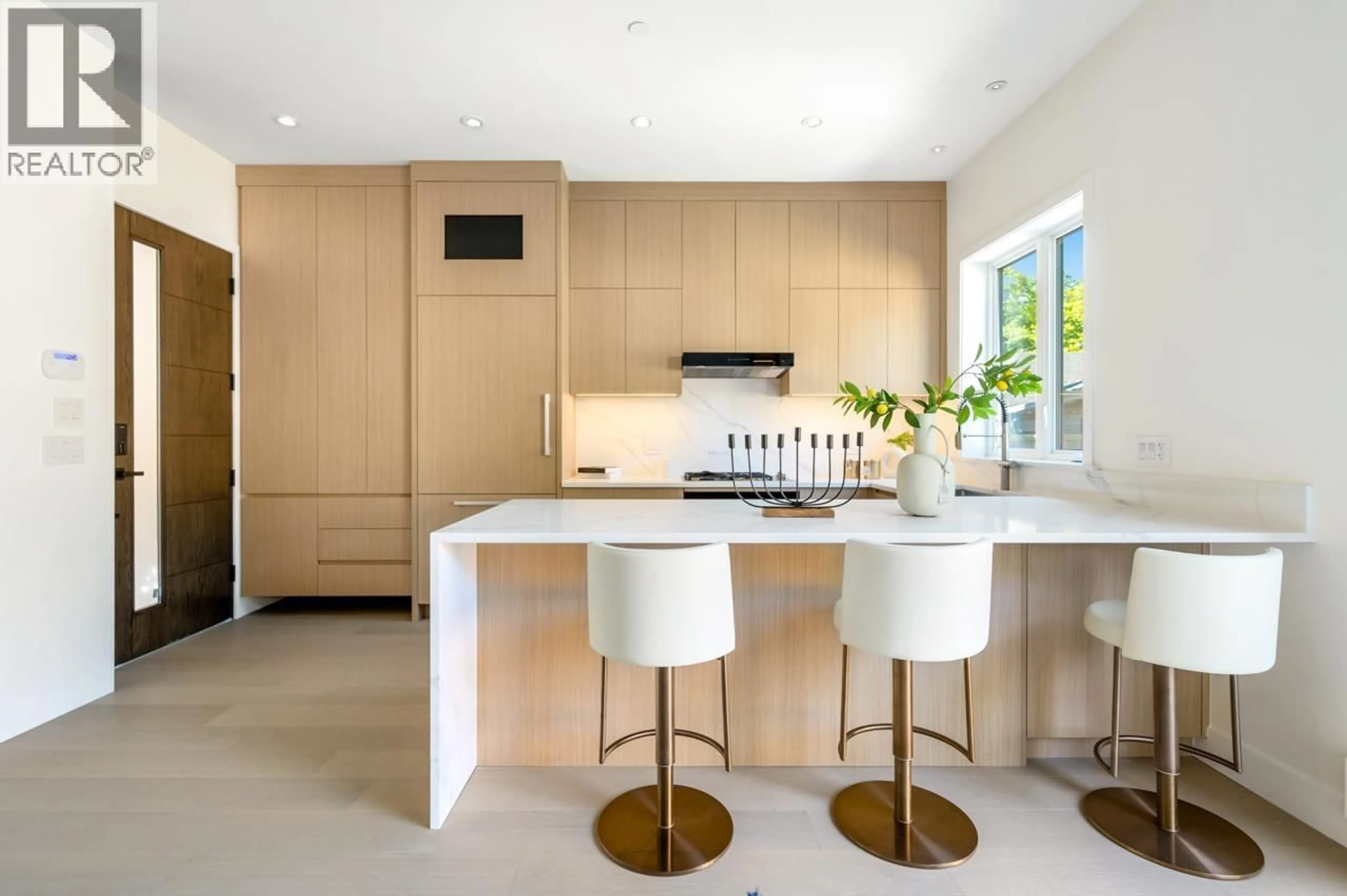 Contemporary kitchen, unknown for 2 - 3771 KING EDWARD AVENUE, Vancouver British Columbia V6S1M8